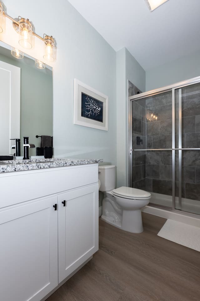 Bathroom 3 en suite with shower