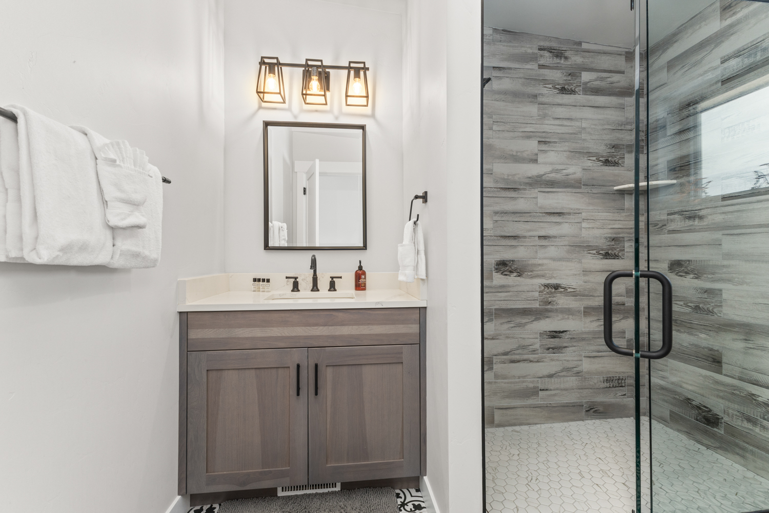 Upper Level - Bathroom #2