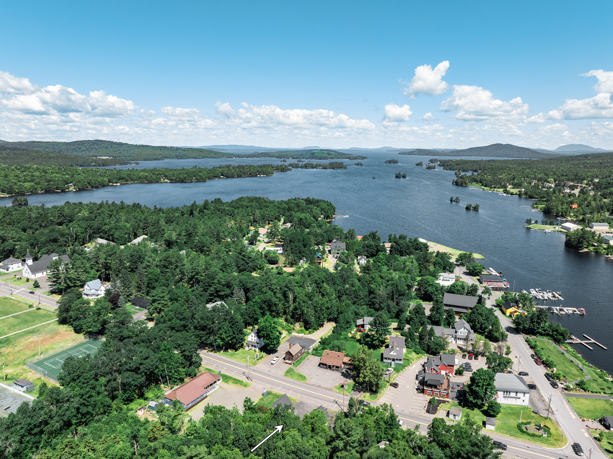 Excellent location with walking distance to restaurants, shops, lake, and more