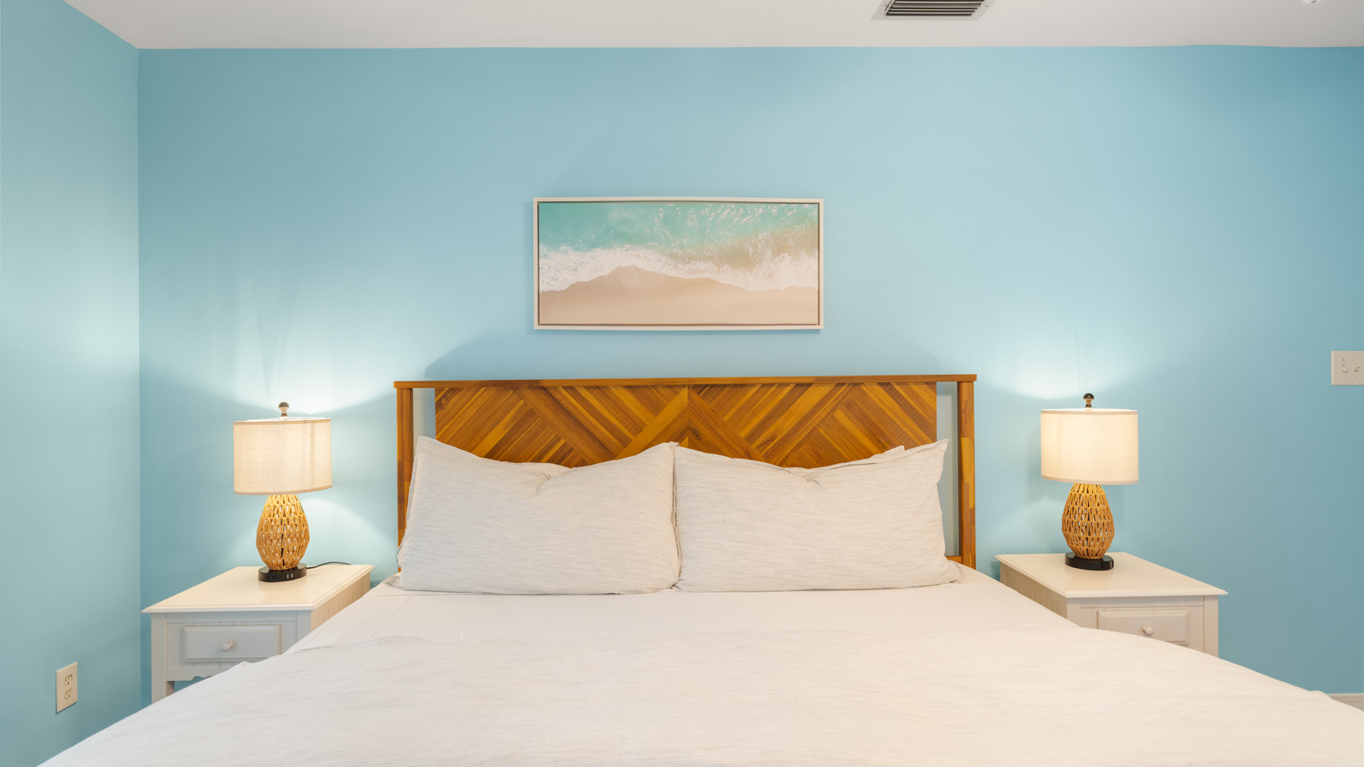 Surf Room (Master Bedroom - 2nd Floor)