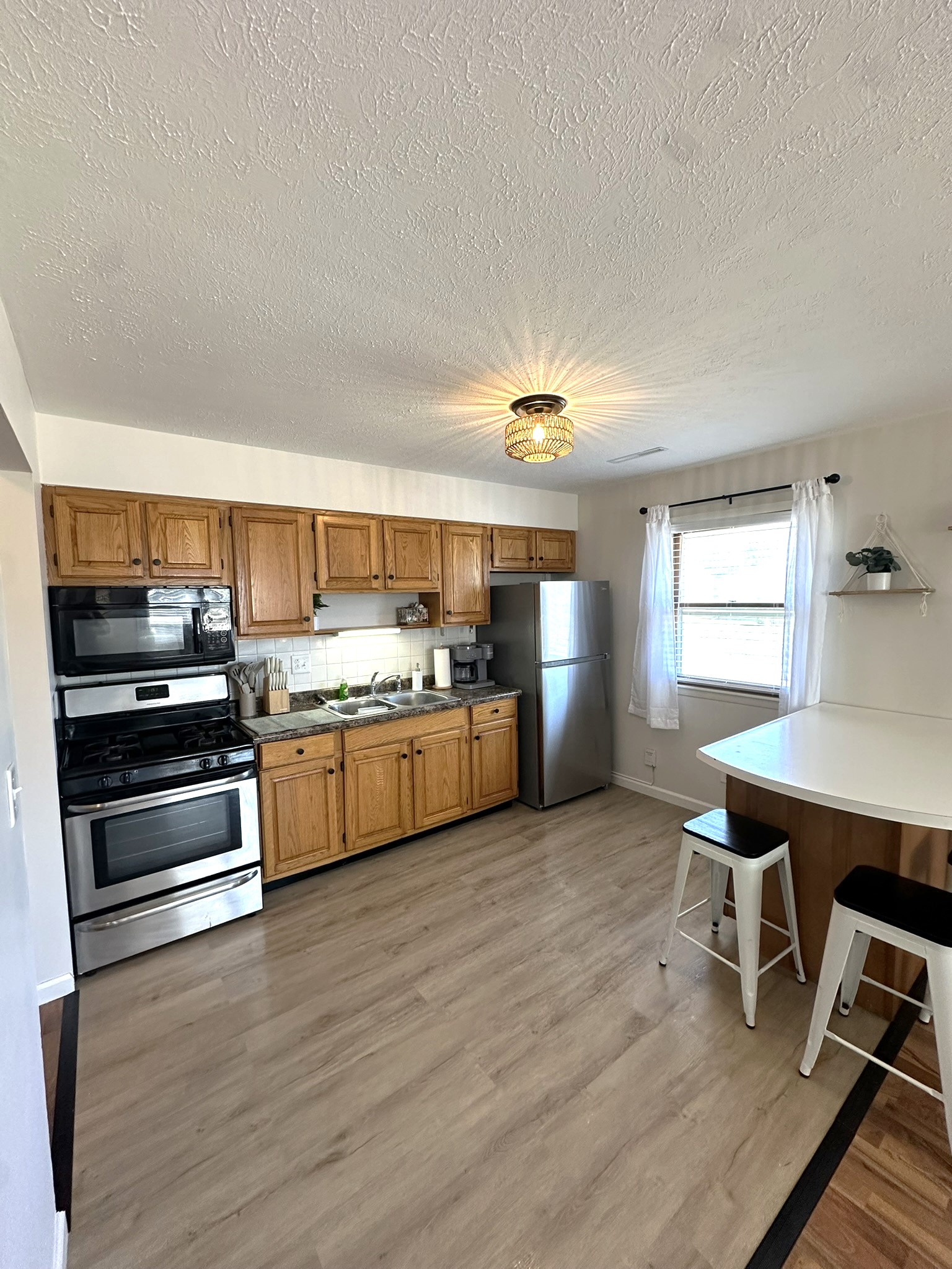 Fully stocked kitchen with K-cup and regular coffee machine