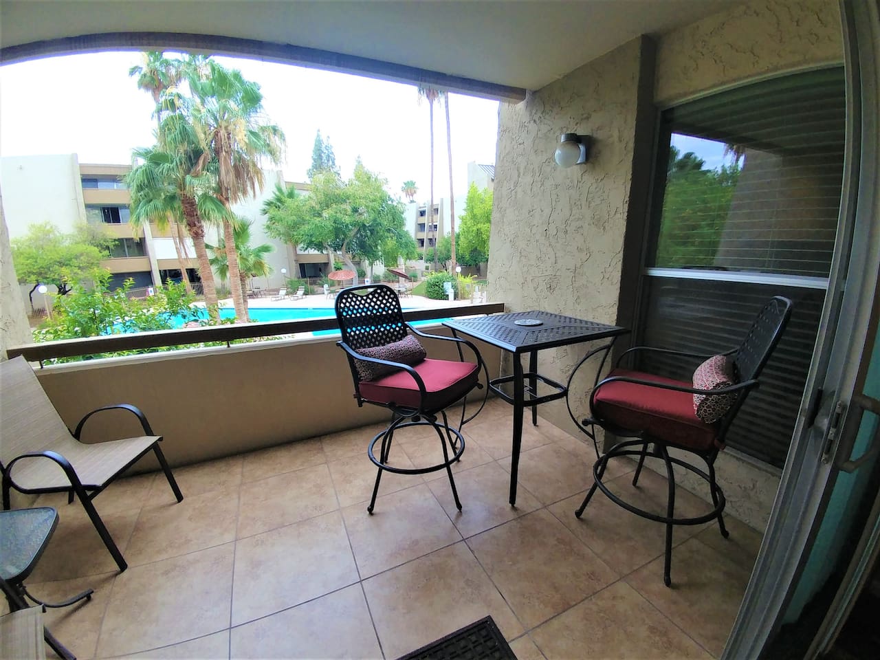 Perfect outdoor area for meals!