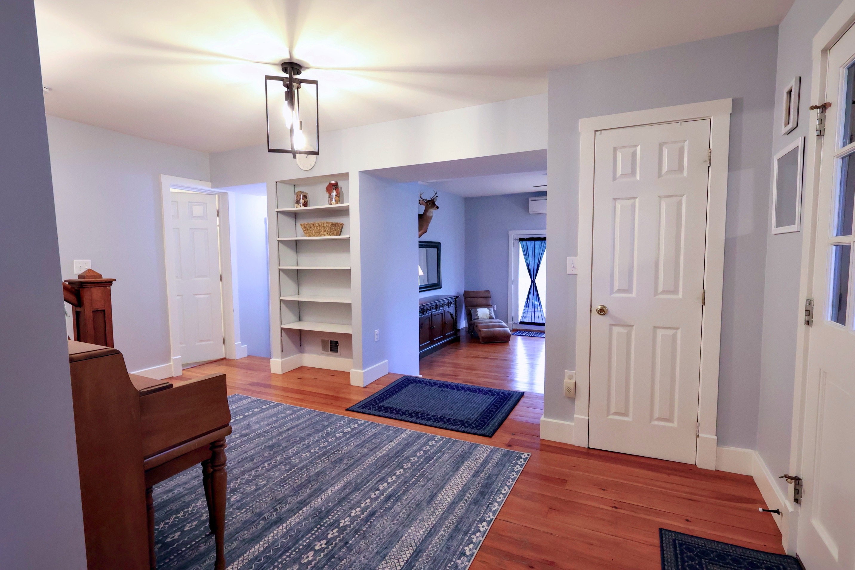 Overview into living room (step down), bath, bedroom (step down)