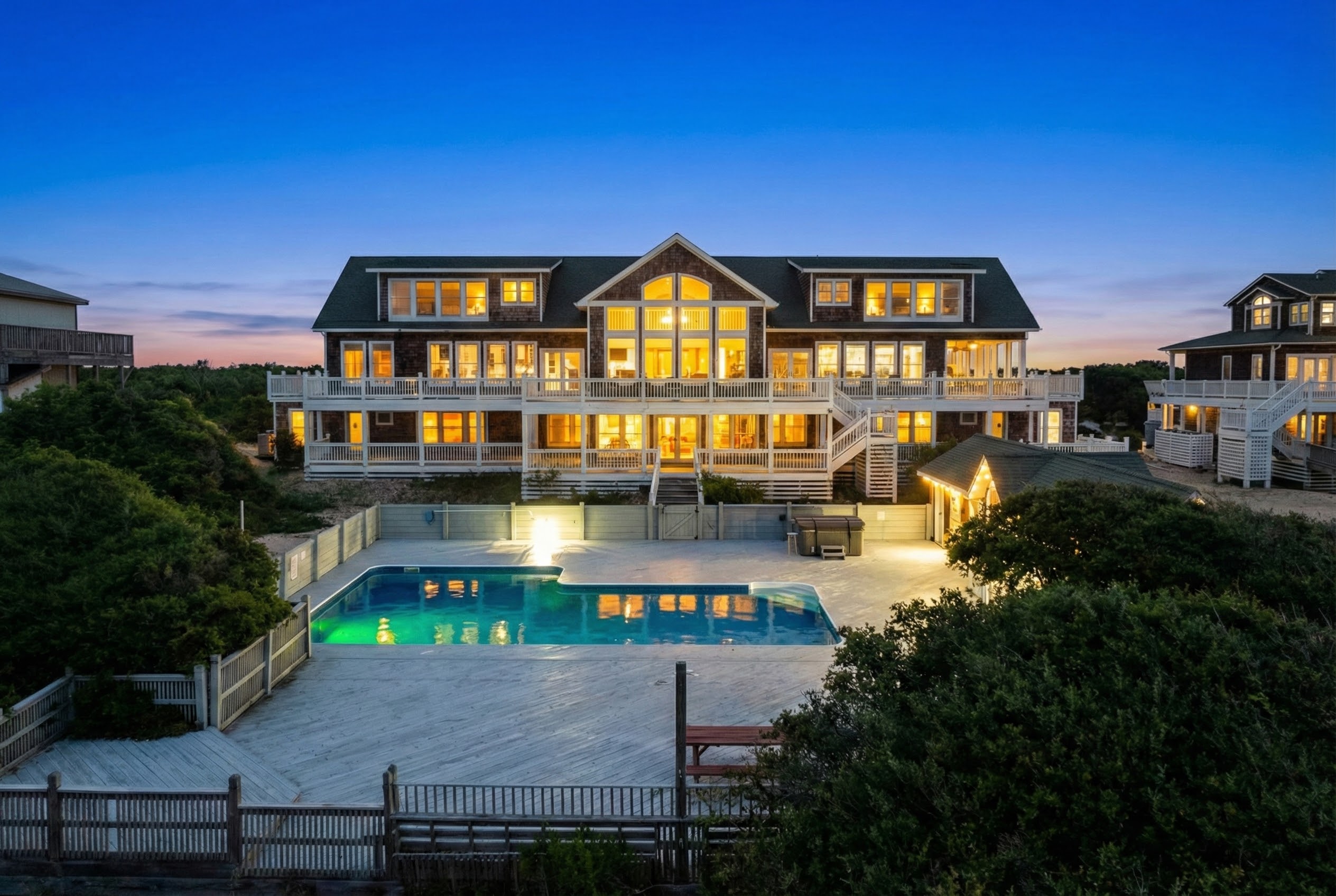 The Mark Twain — Pool Deck