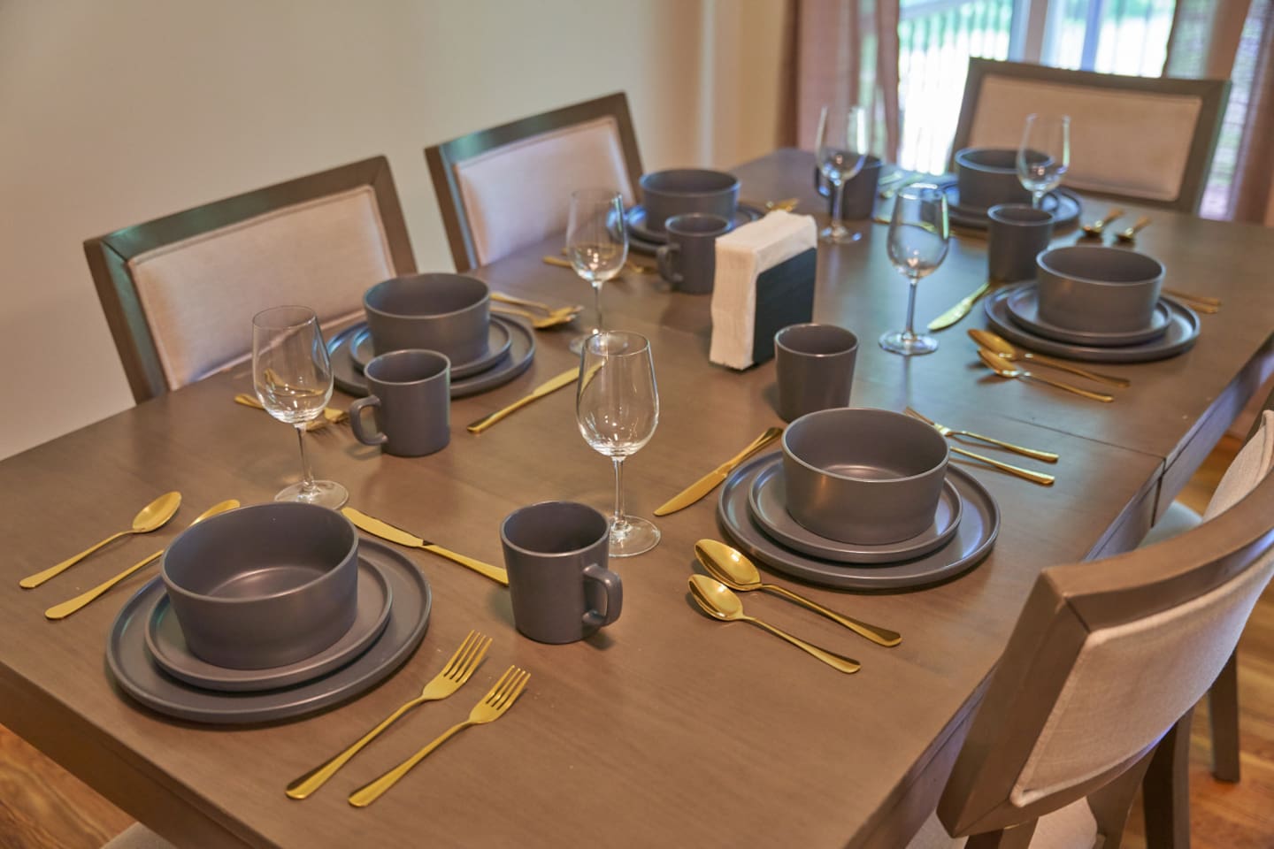 Full Dining Set