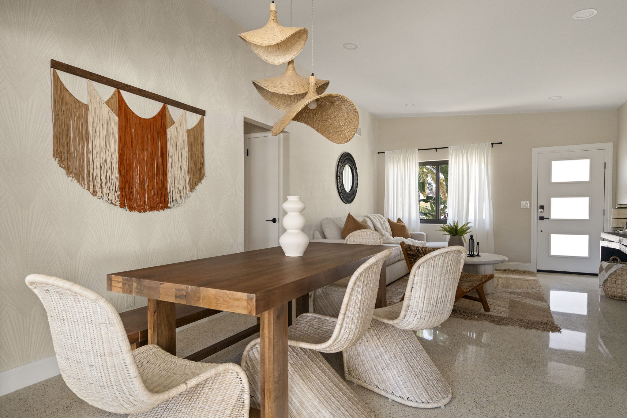 Stunning space to enjoy gatherings with friends and family.