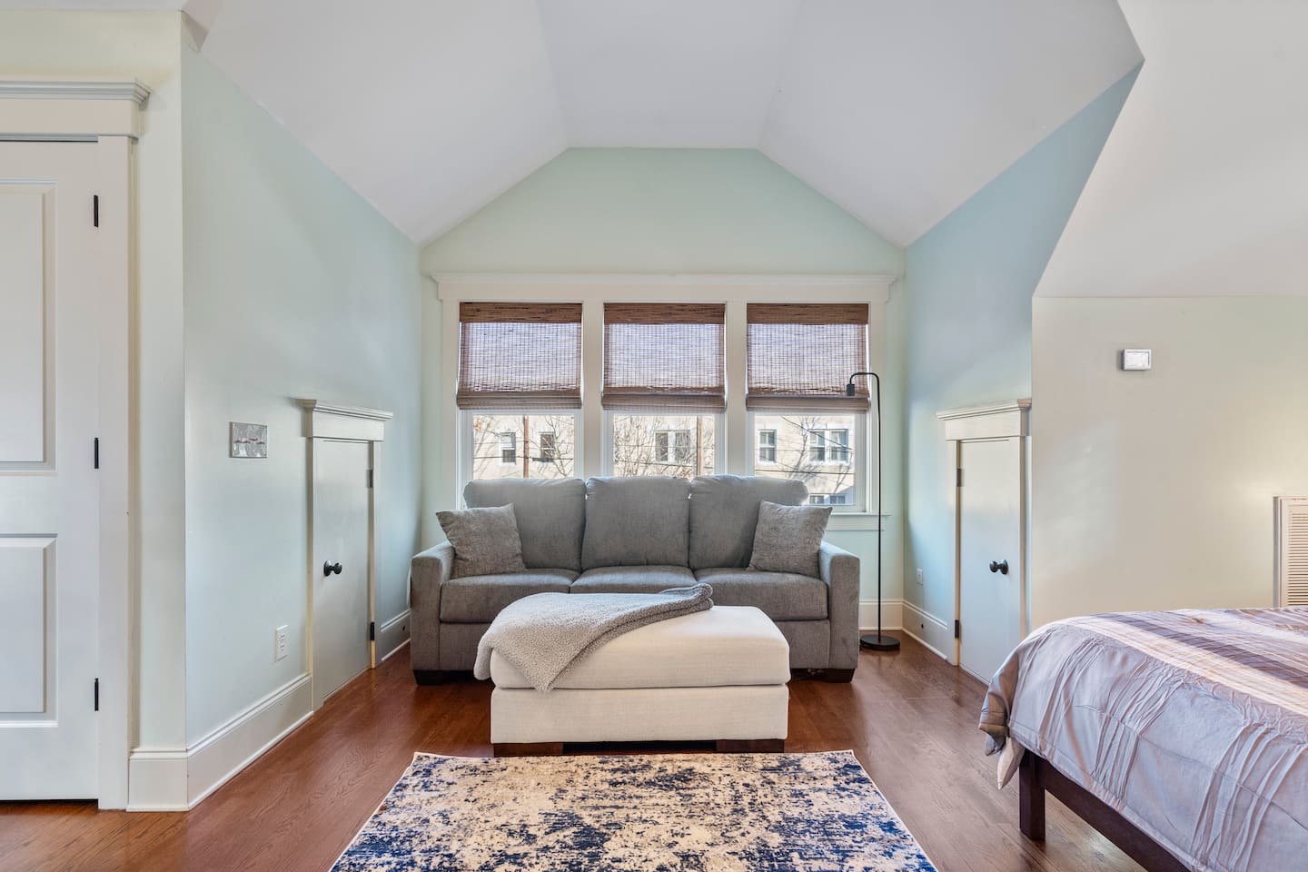 Comfortable living area with new furniture — the perfect spot to decompress after a day downtown - Sofa bed pullout
