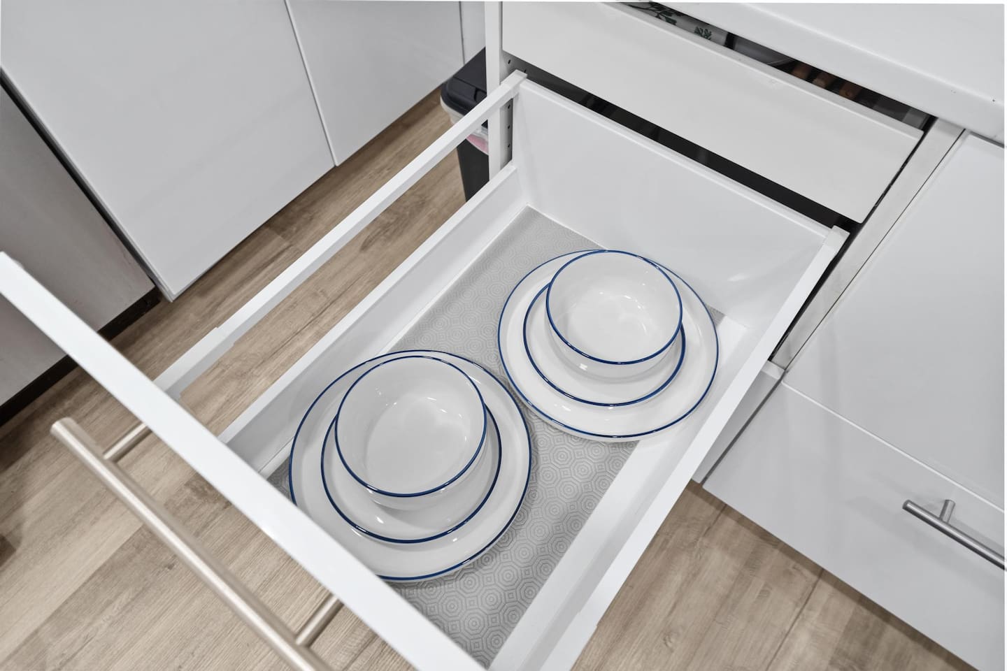 Additional dinner sets