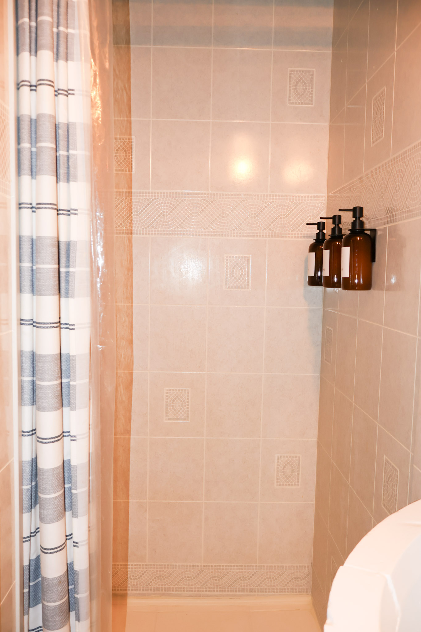 Shampoo, Conditioner, and Body Wash provided