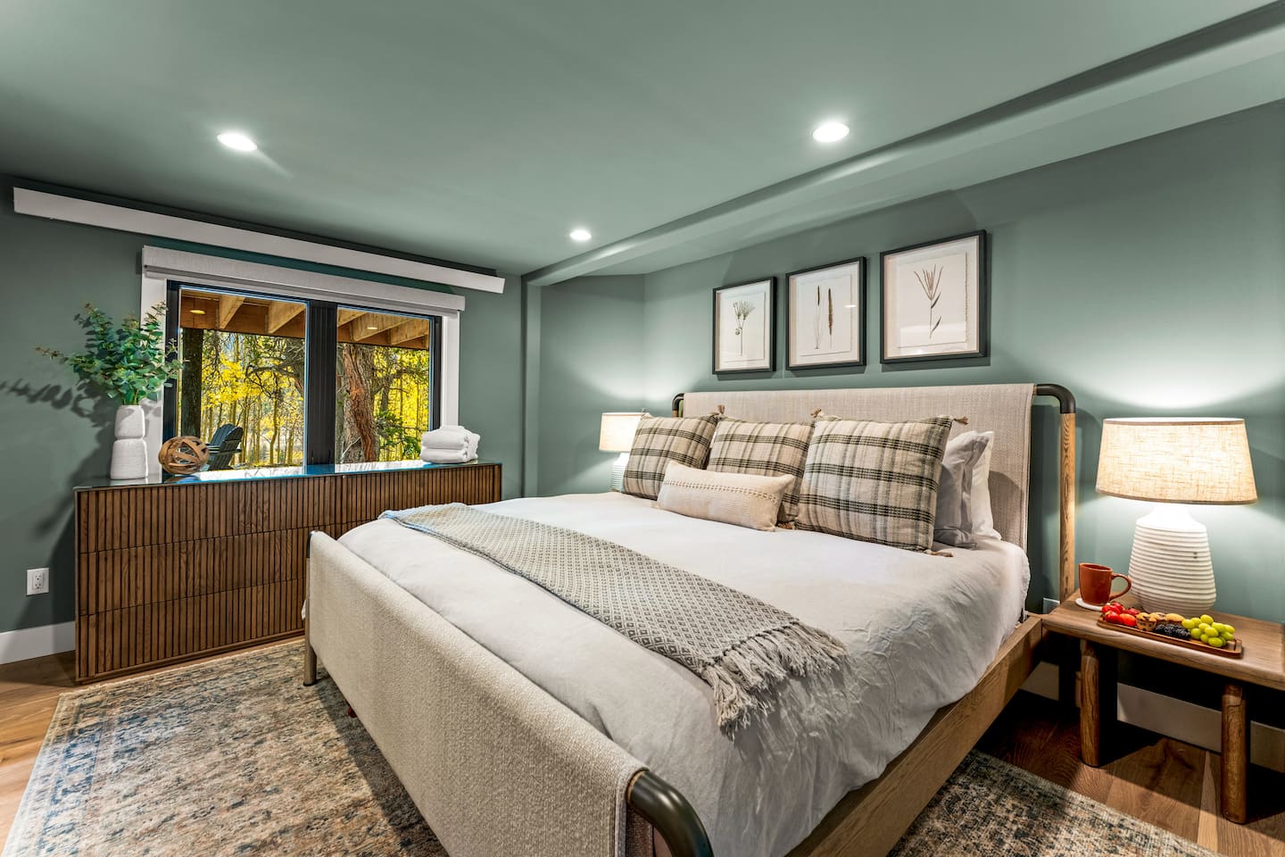 King size bed