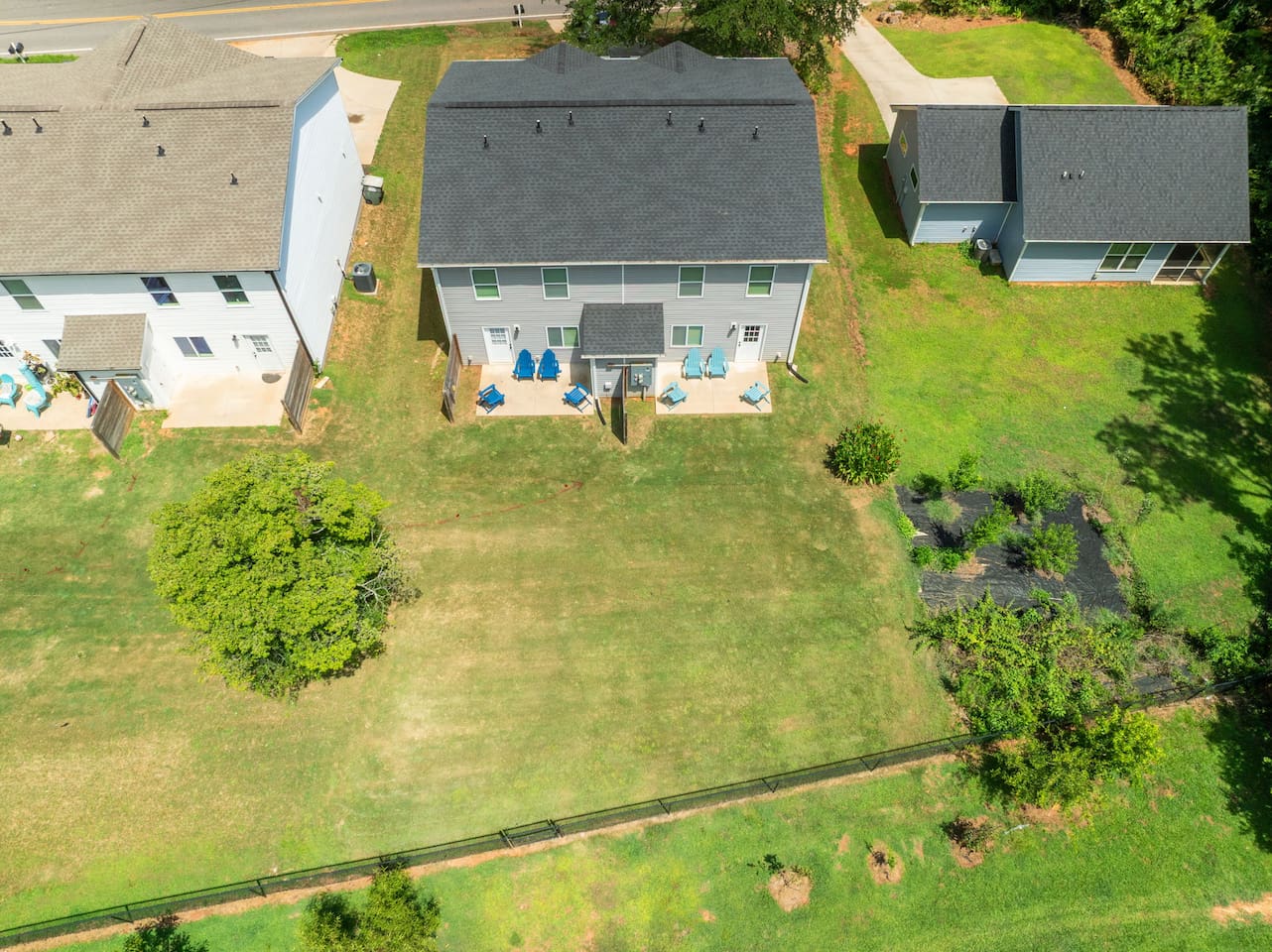 Backyard for the full duplex