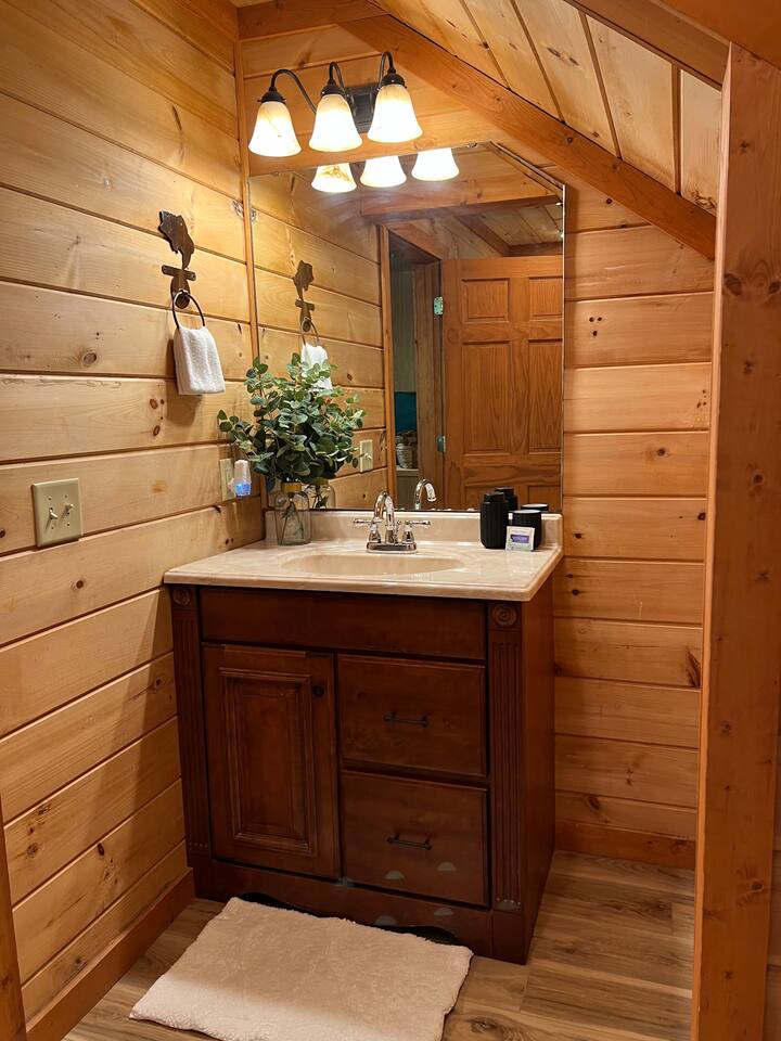 Warm, Fresh Wood Accent Bathroom Finishes for a Calming Retreat