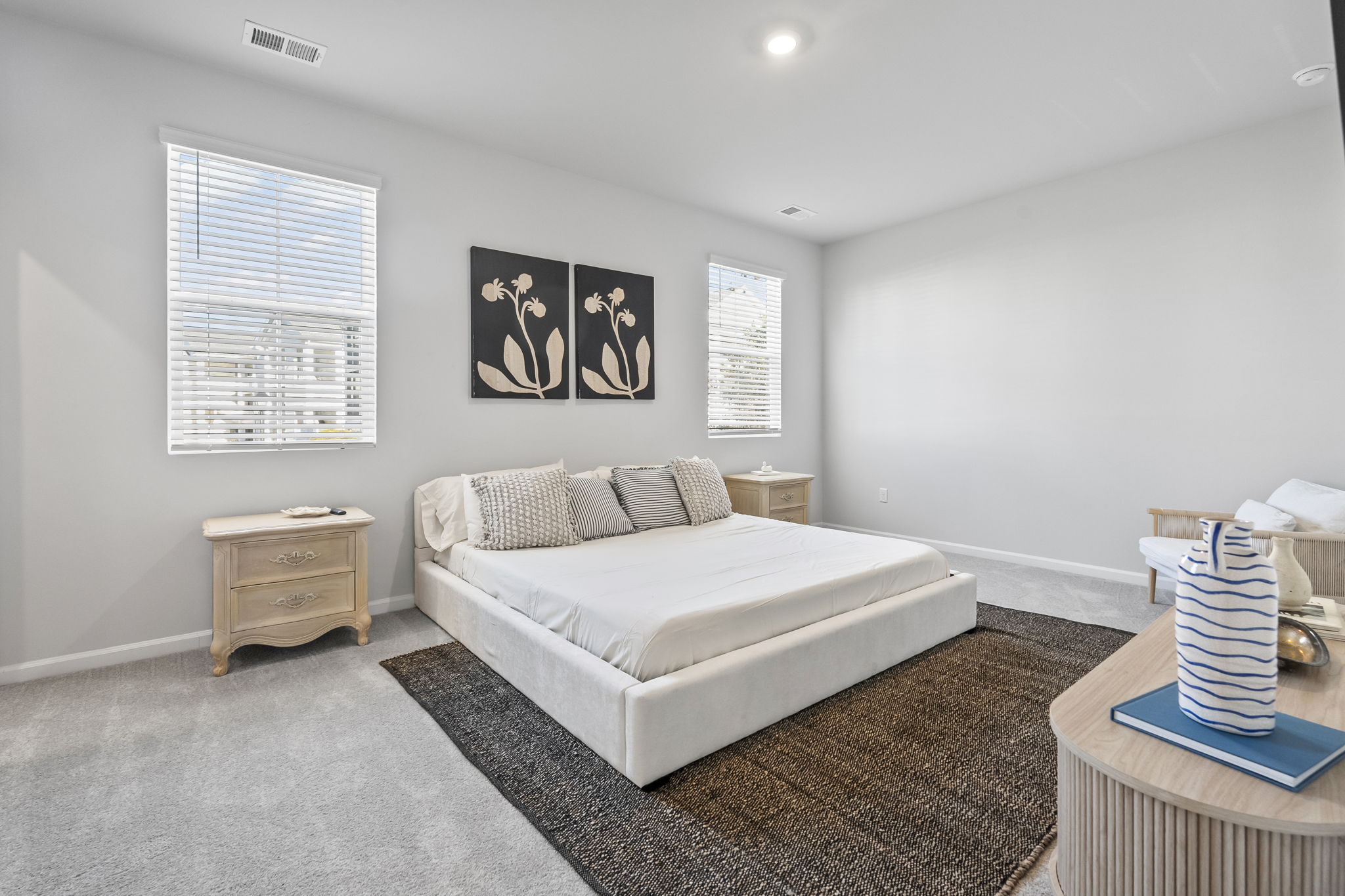 Master Bedroom with King Bed, ensuite bathroom and walk in closet, Roku Smart TV