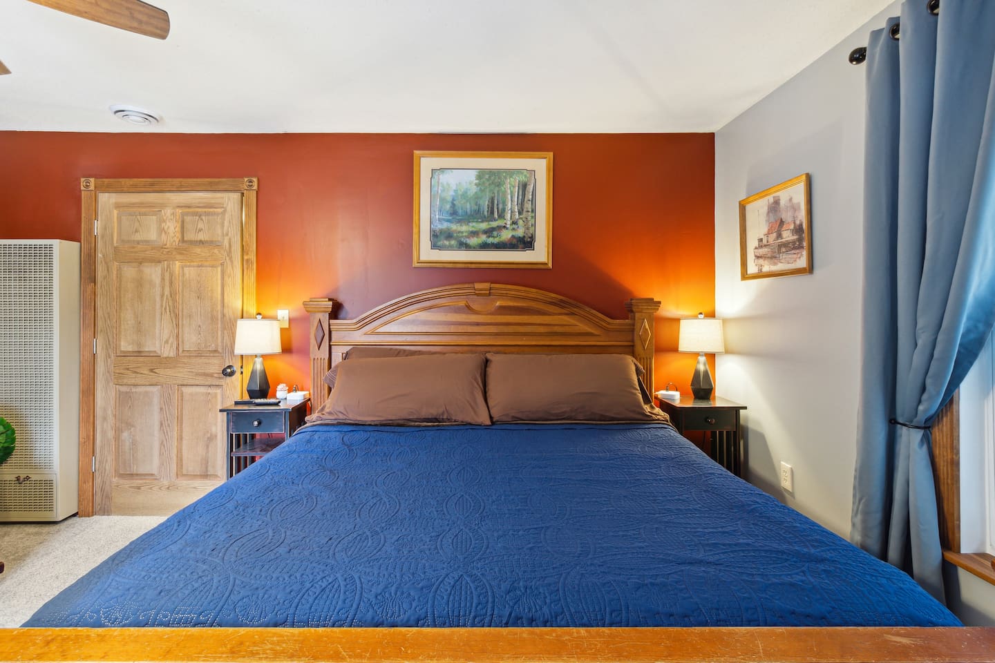 King size in the master bedroom!