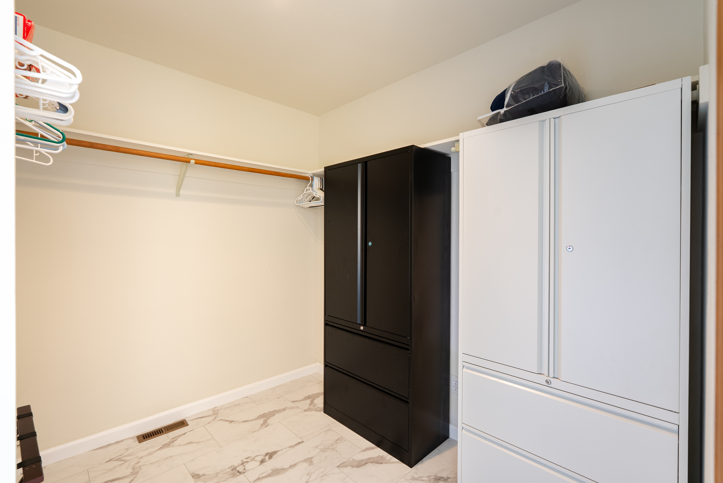 Closet area with plenty of space for your belongings.