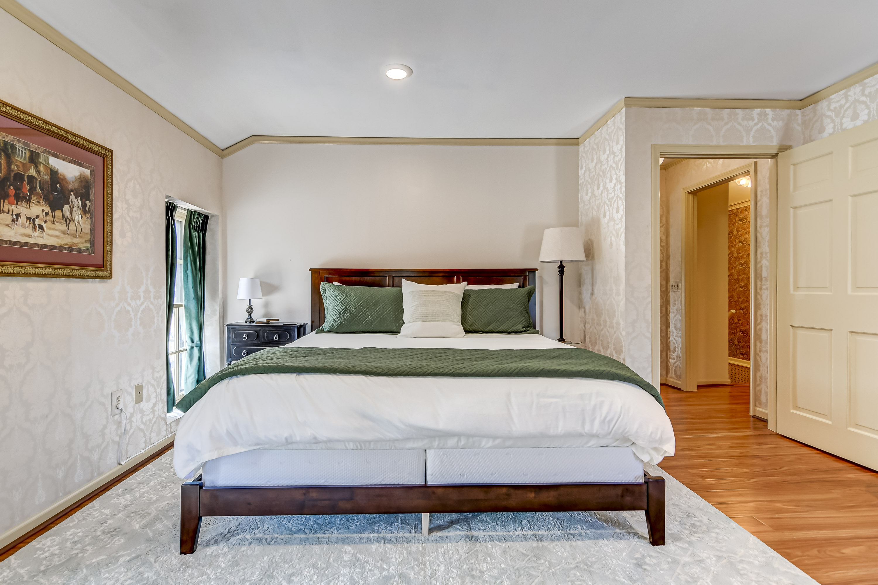 The Bressmer Carriage House - Bedroom 1