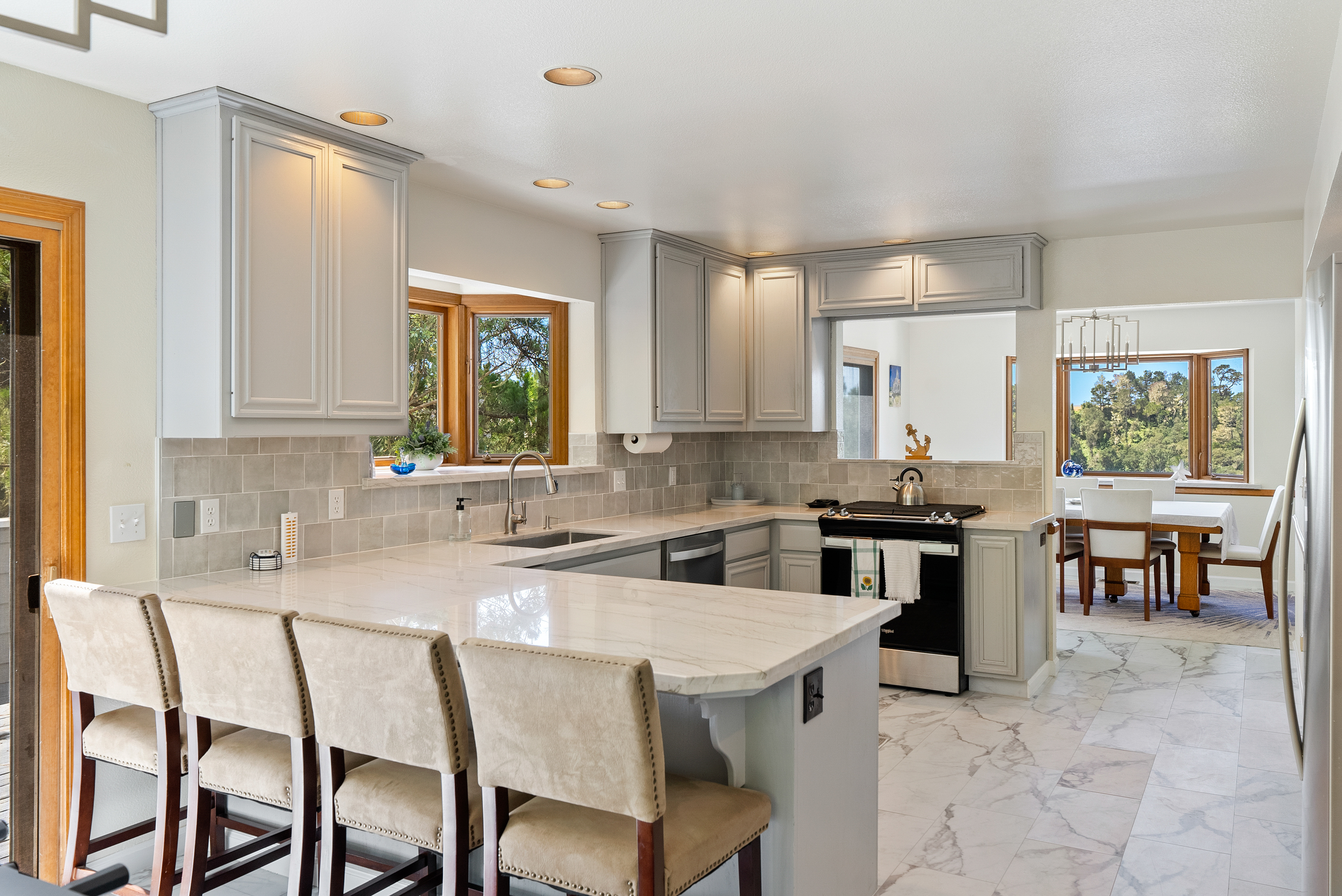 Host with ease in this bright, open kitchen for social mornings.