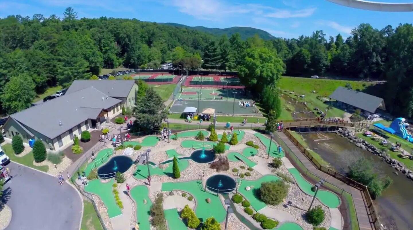 Mini Golf - Resort Amenity