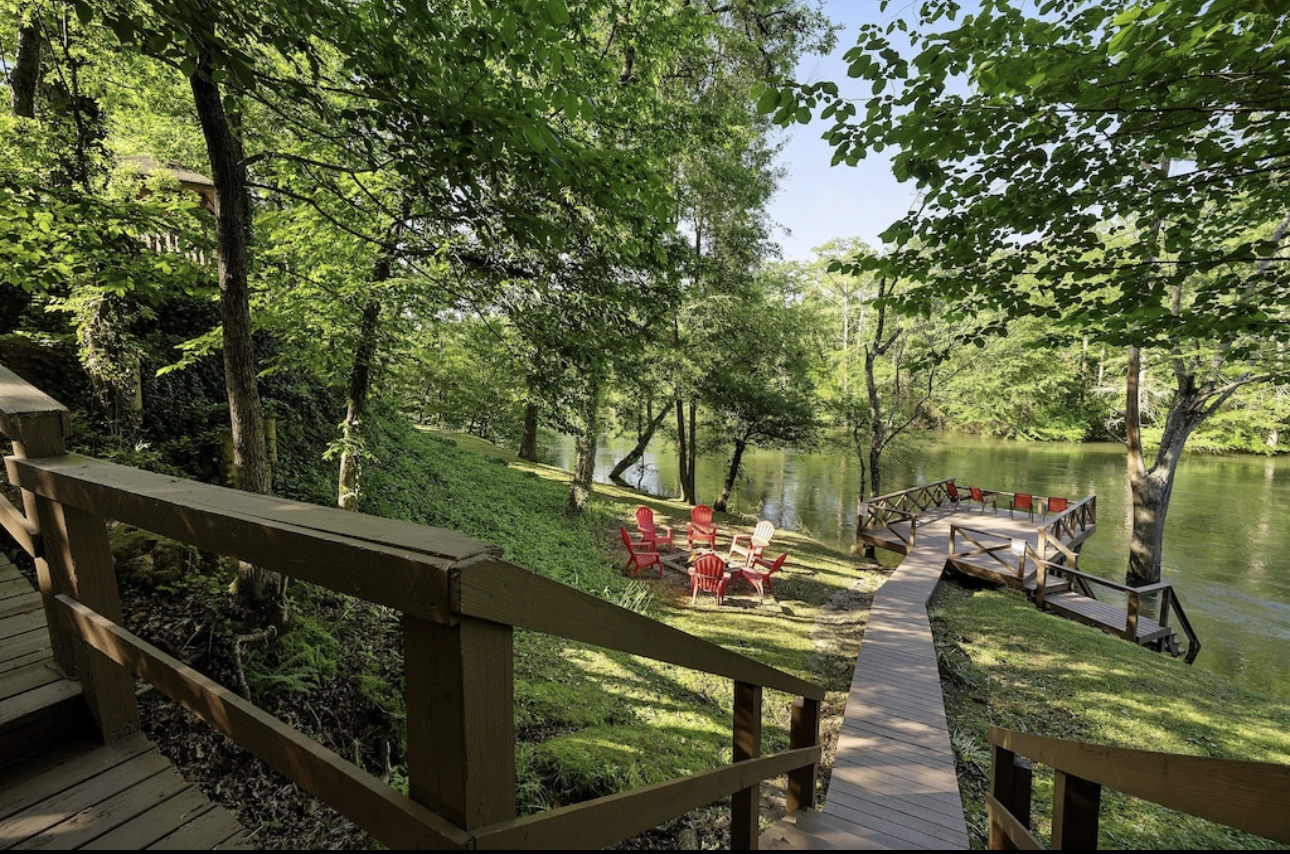 Joelle’s River House photo 1