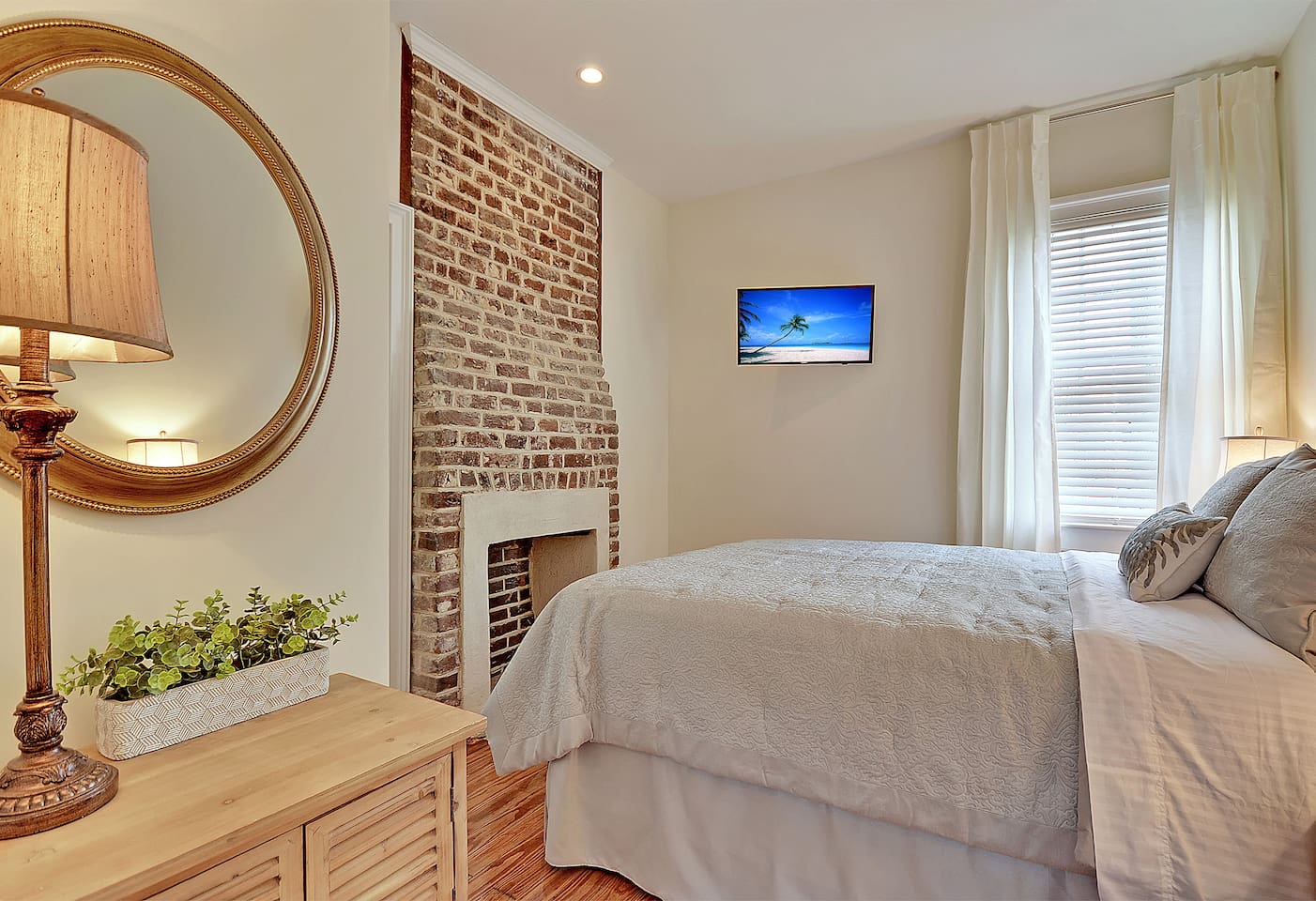 Bedroom 3 - Queen Bed