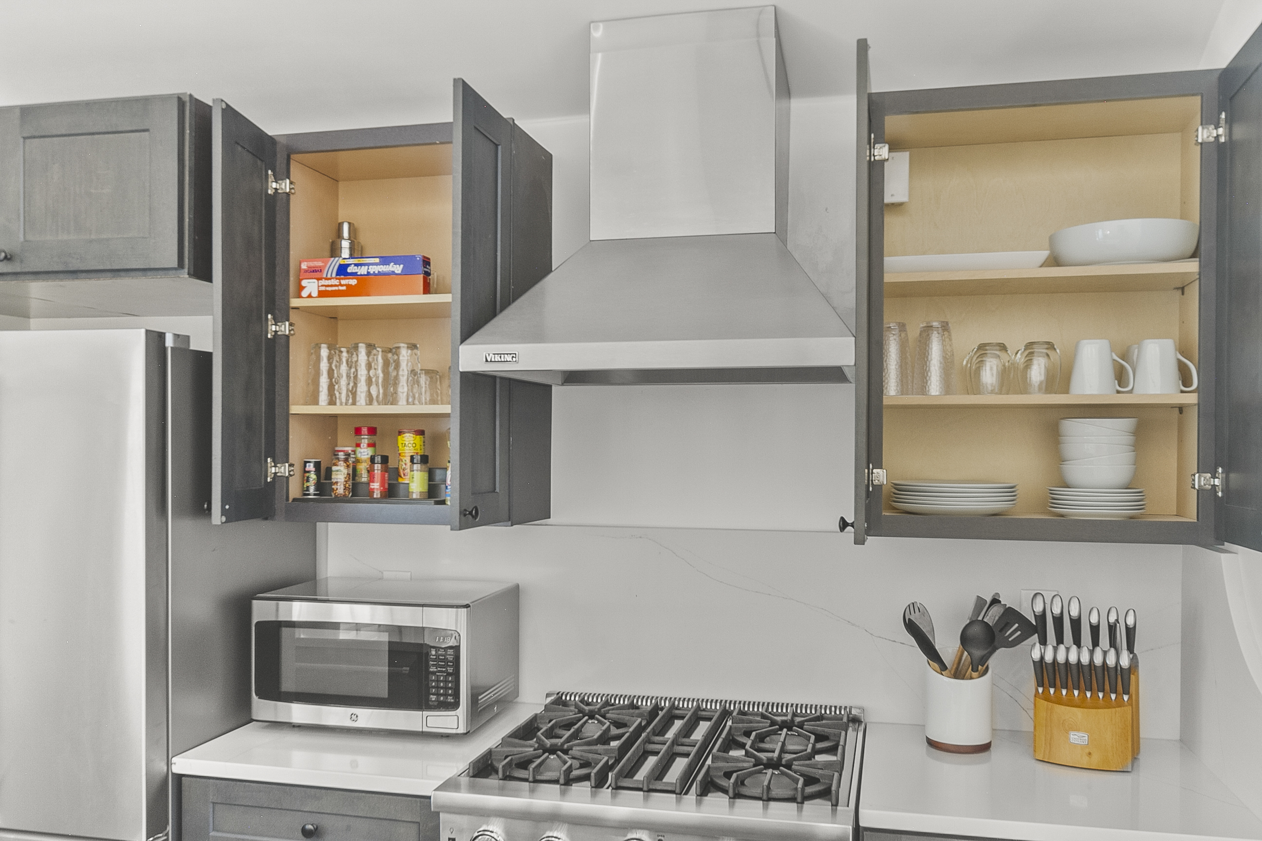 Fully Stocked Kitchen