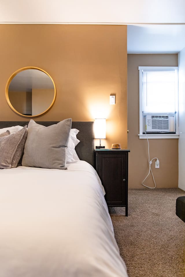 We use high-end linens, provide all of the amenities you will need for a short stay, and make it our mission to be sure you feel welcome from the moment you arrive.
