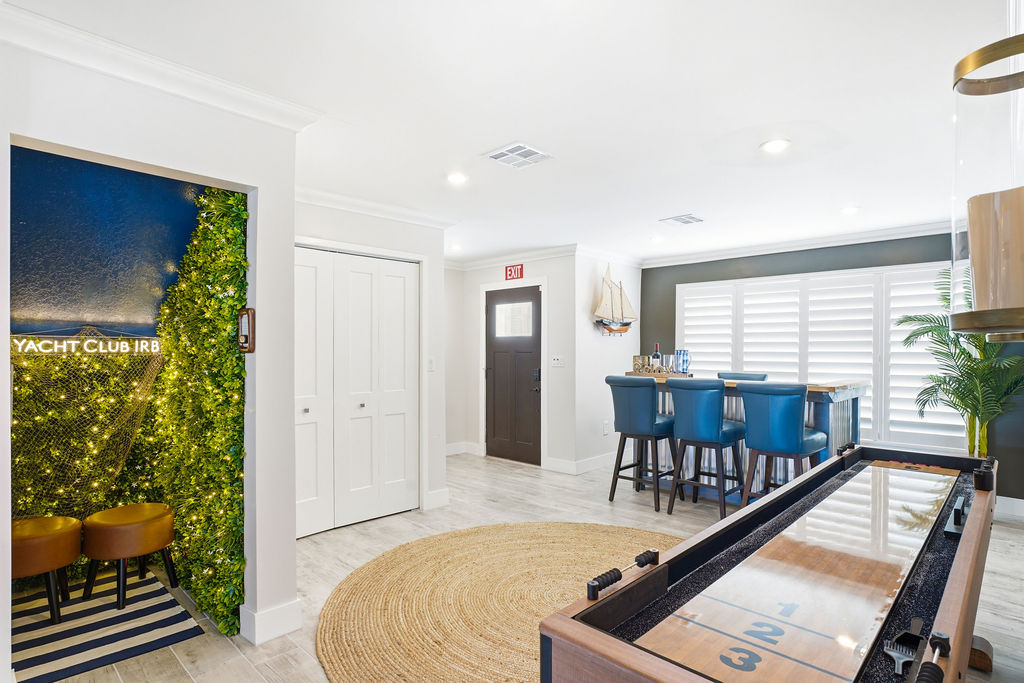 Take some pictures in the Yacht club's photo booth when taking a break from games and drinks. 