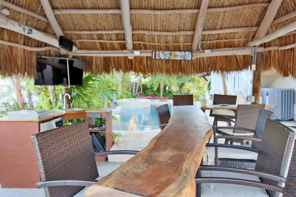 Tiki Bar