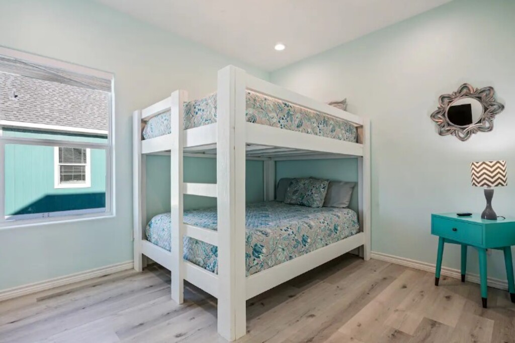 80ead4bda172427b9af52516de0e2970 | Beachhouse | Texas | TX | Vacation Homes | Galveston | Crystal Beach | Kokomo | Breezy Days | Beachfront Elegance | Sunrise Serenity | Southern Sands Property Management, LLC