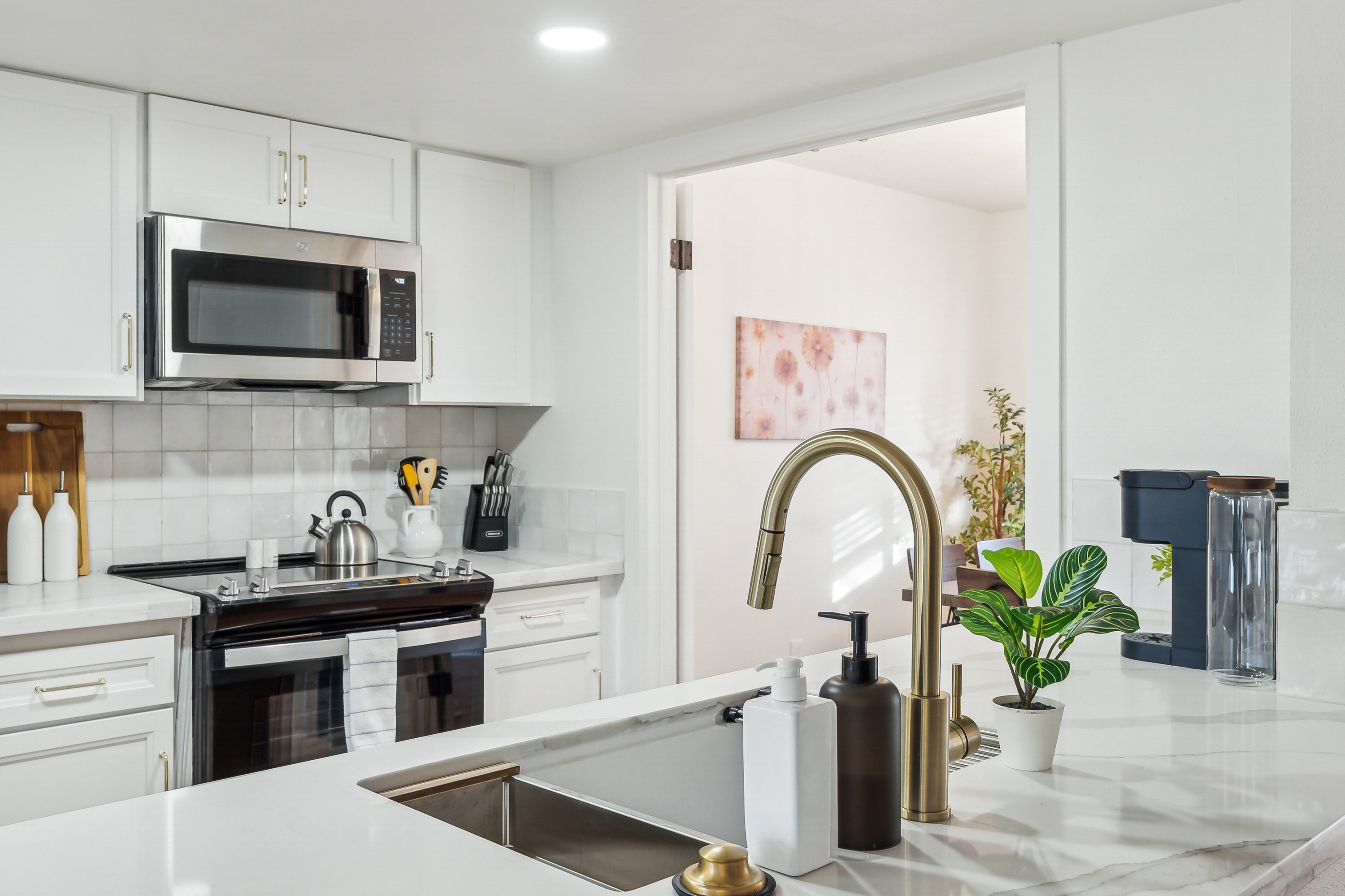 Fully Renovated Home with Pool 5