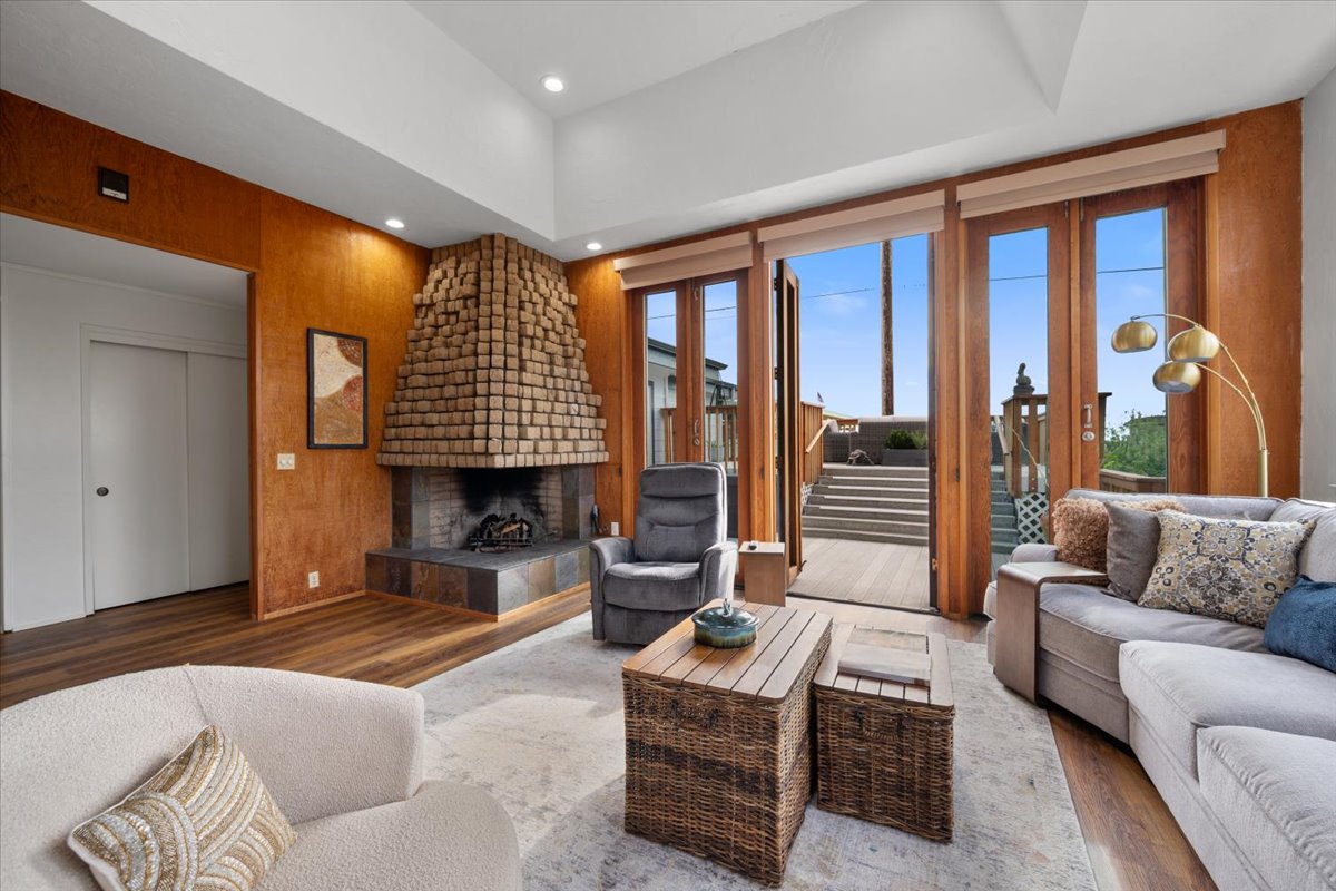 Fireplace Unavailable for guest use