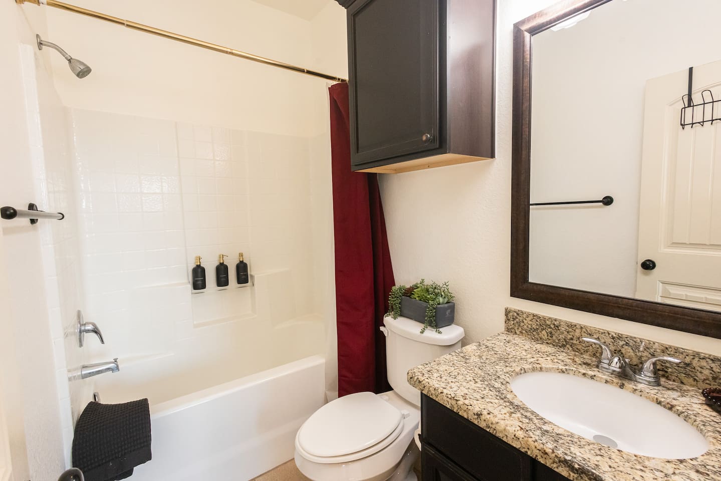 4 Full Bathrooms