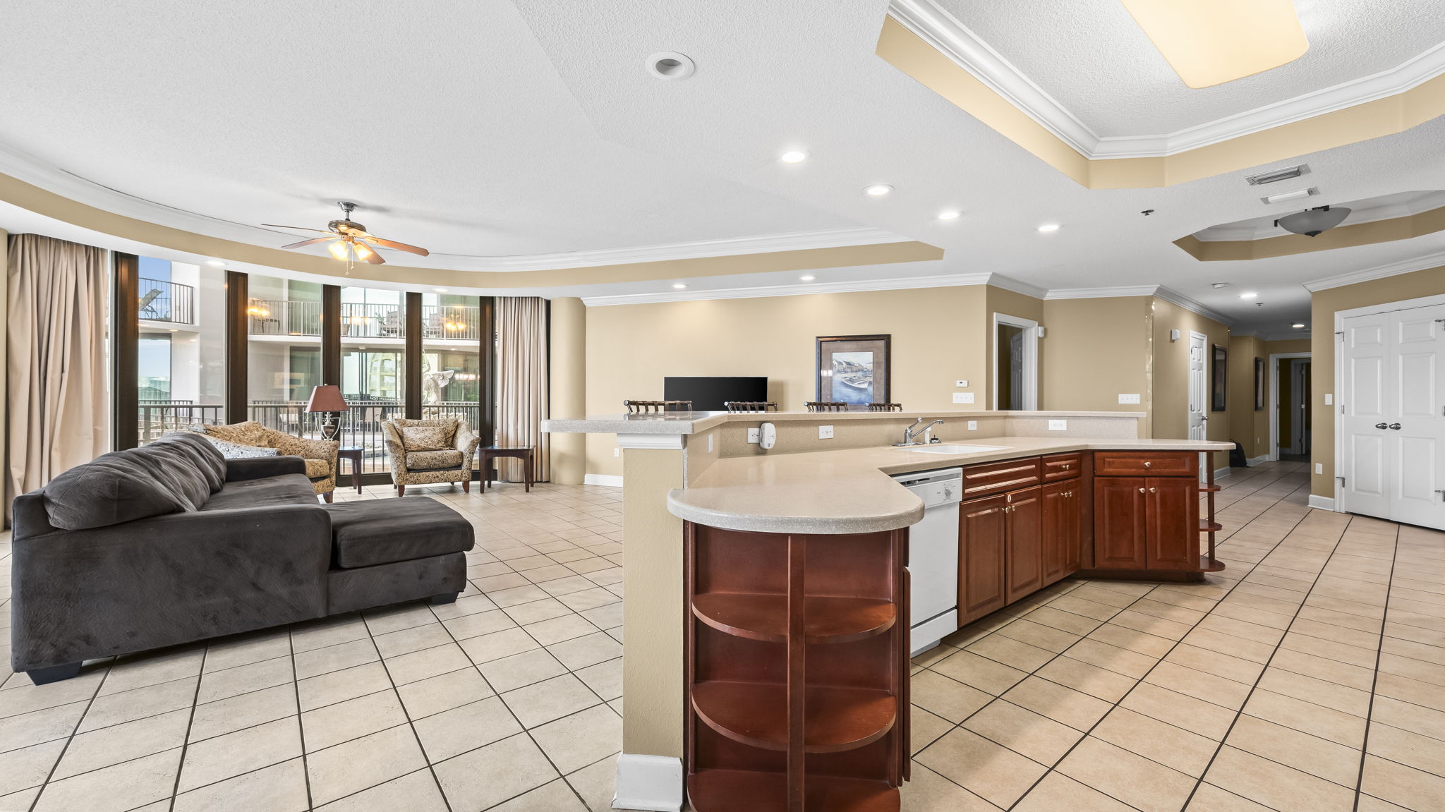 Kitchen & Living Area