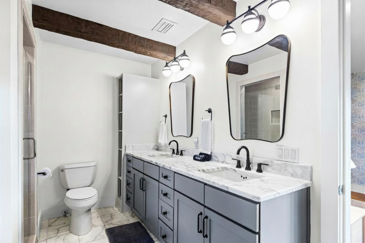 Ensuite Bathroom 1