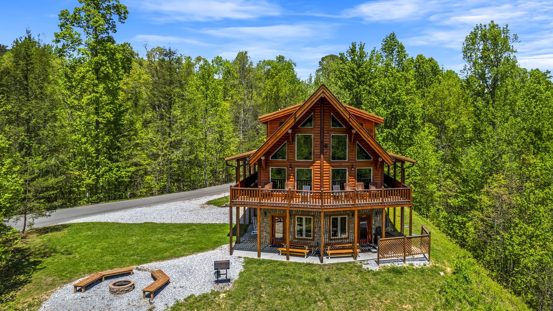 Ridge View Lodge - semi private location with space around