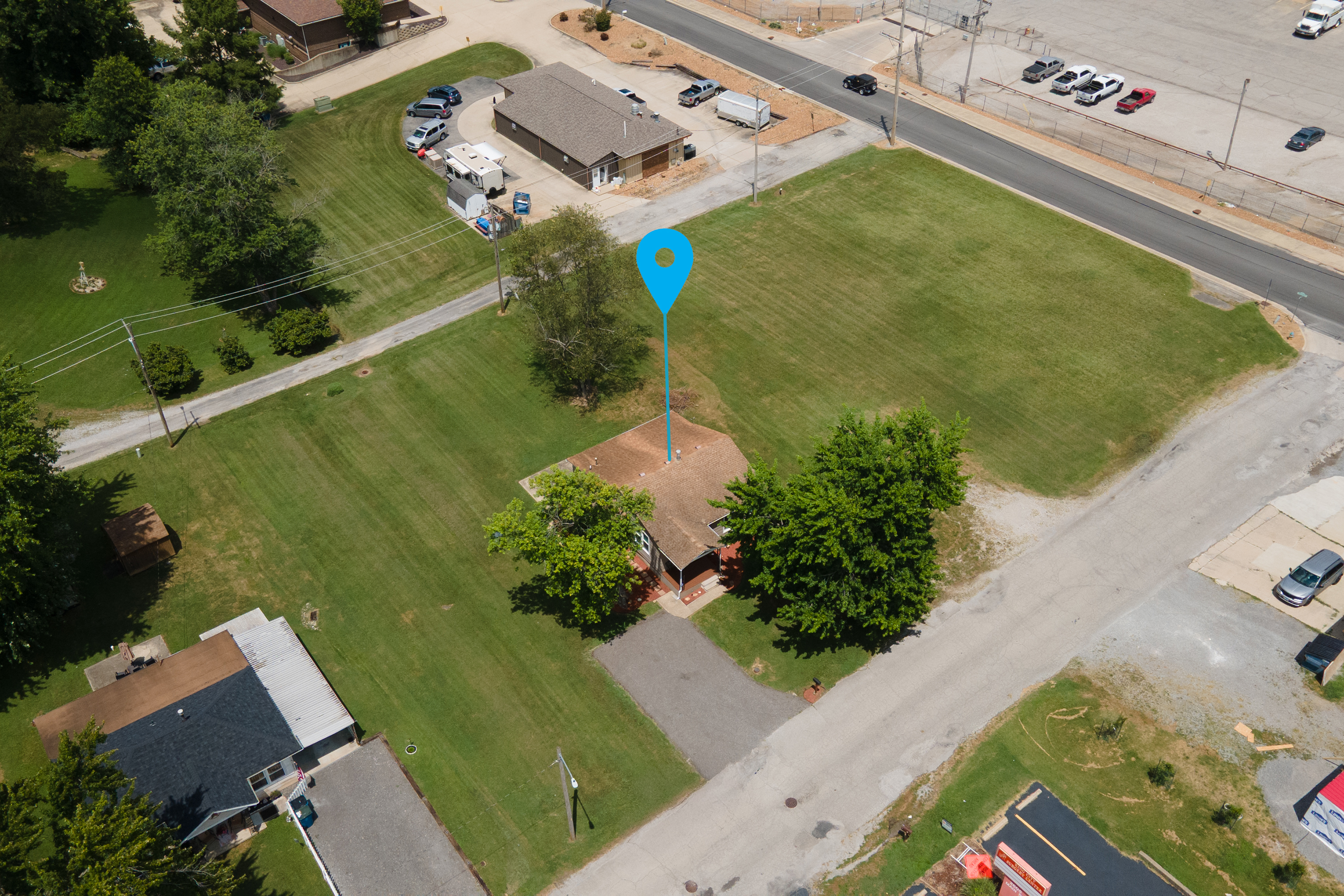 Spacious & convenient. Enjoy open space around the home while staying close to town and all the local amenities.