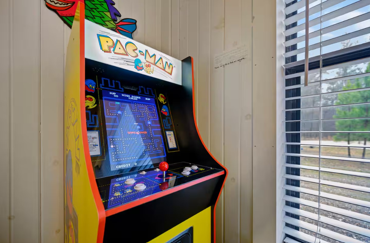 Challenge your cabin crew to a PAC-MAN showdown!