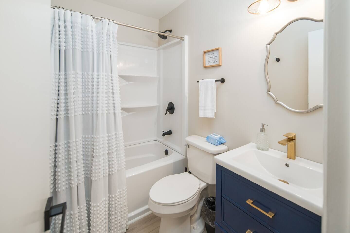Unit 5: Full Bathroom Bed & Bath Linens Provided