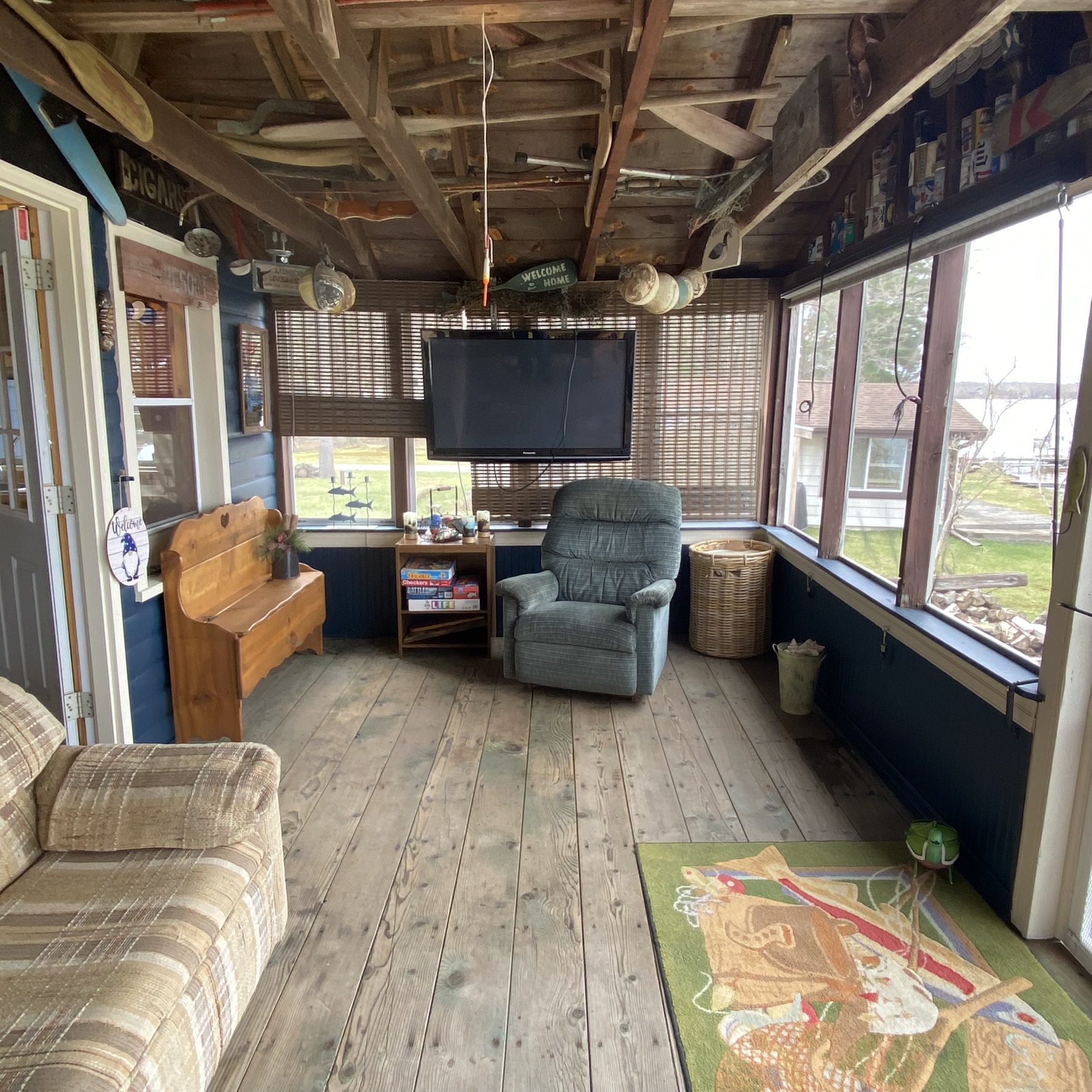 Relaxing screened in porch to relax and watch T.V.