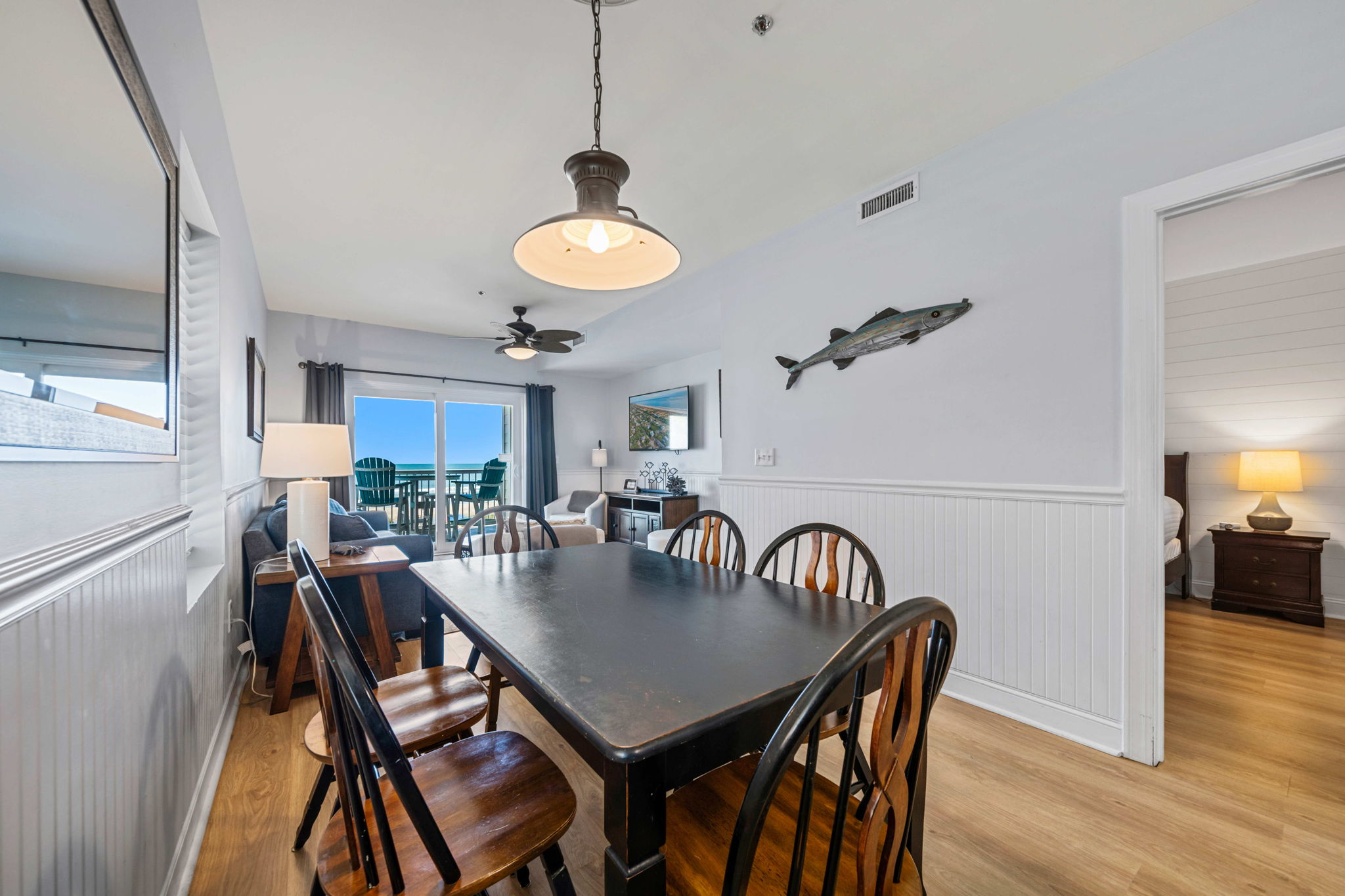 Dining room | Sea Gull | 201 Oceanview | 1116 Ocean Blvd, Isle of Palms, SC | IOP Escapes
