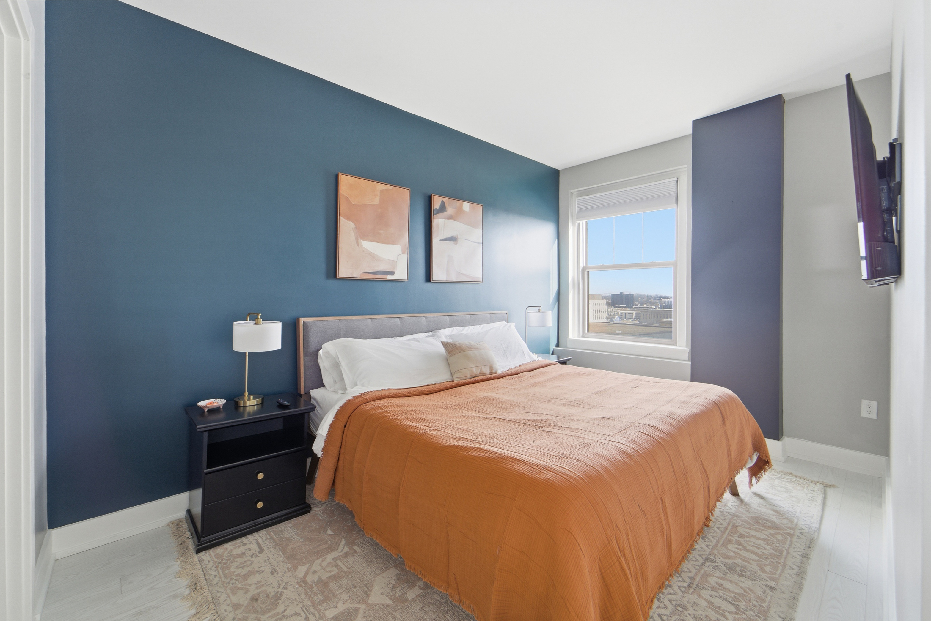 California King size plush bedding and comfy pillows.