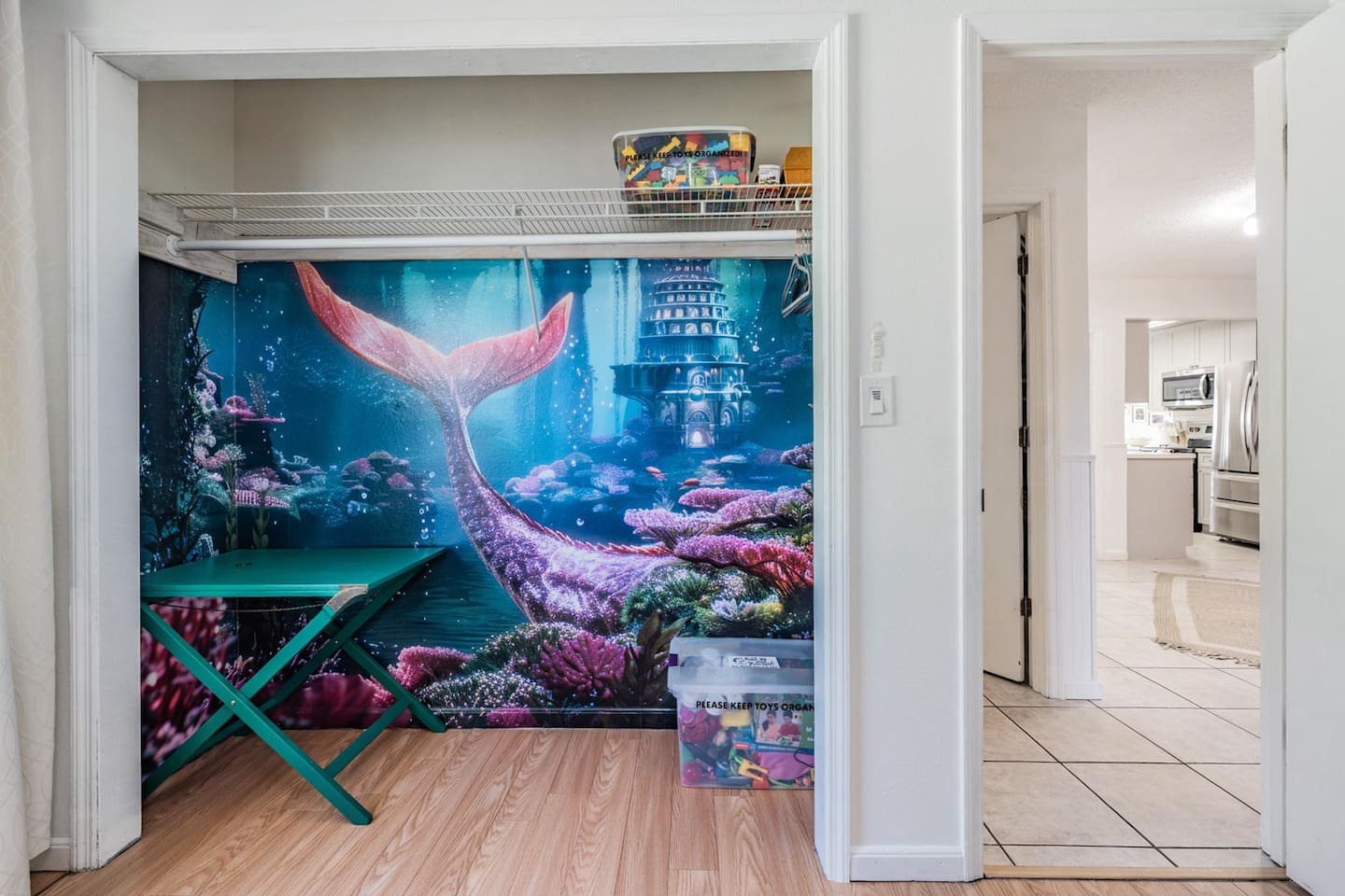 How fun and magical with lots of toys for the littlest. 