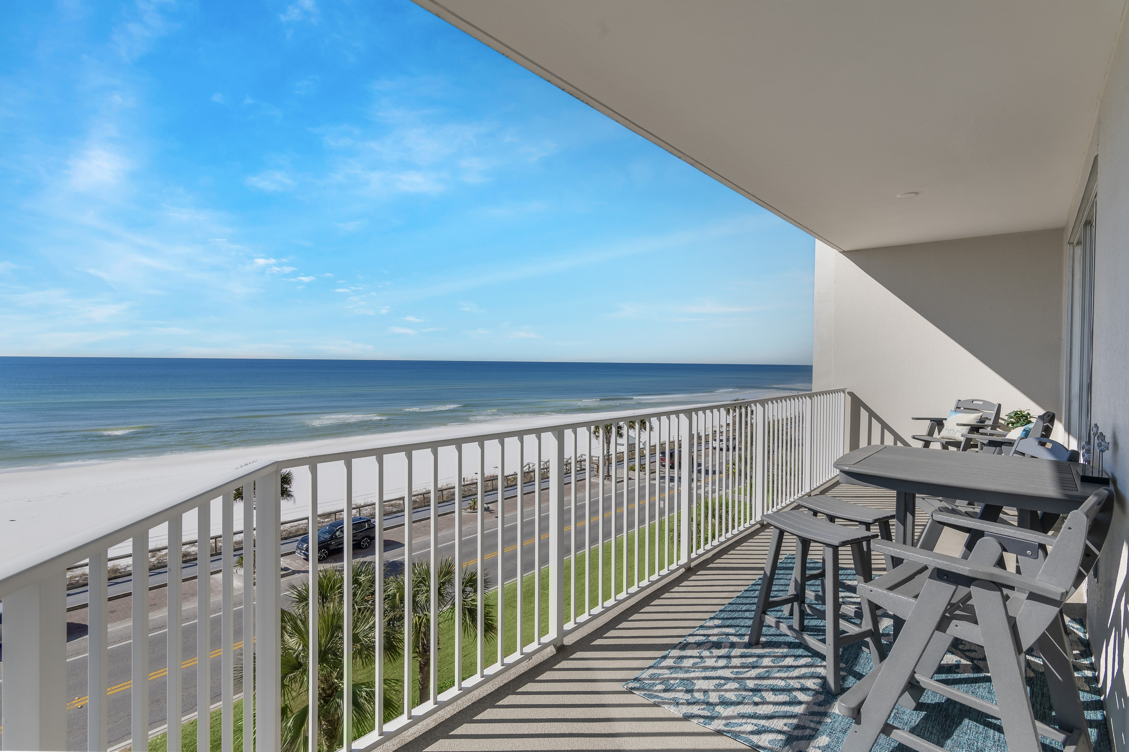 Stunning views from the 4th Floor! The perfect place to enjoy your morning coffee or a cold afternoon beverage. The patio offers plenty of seating for lounging and dining!