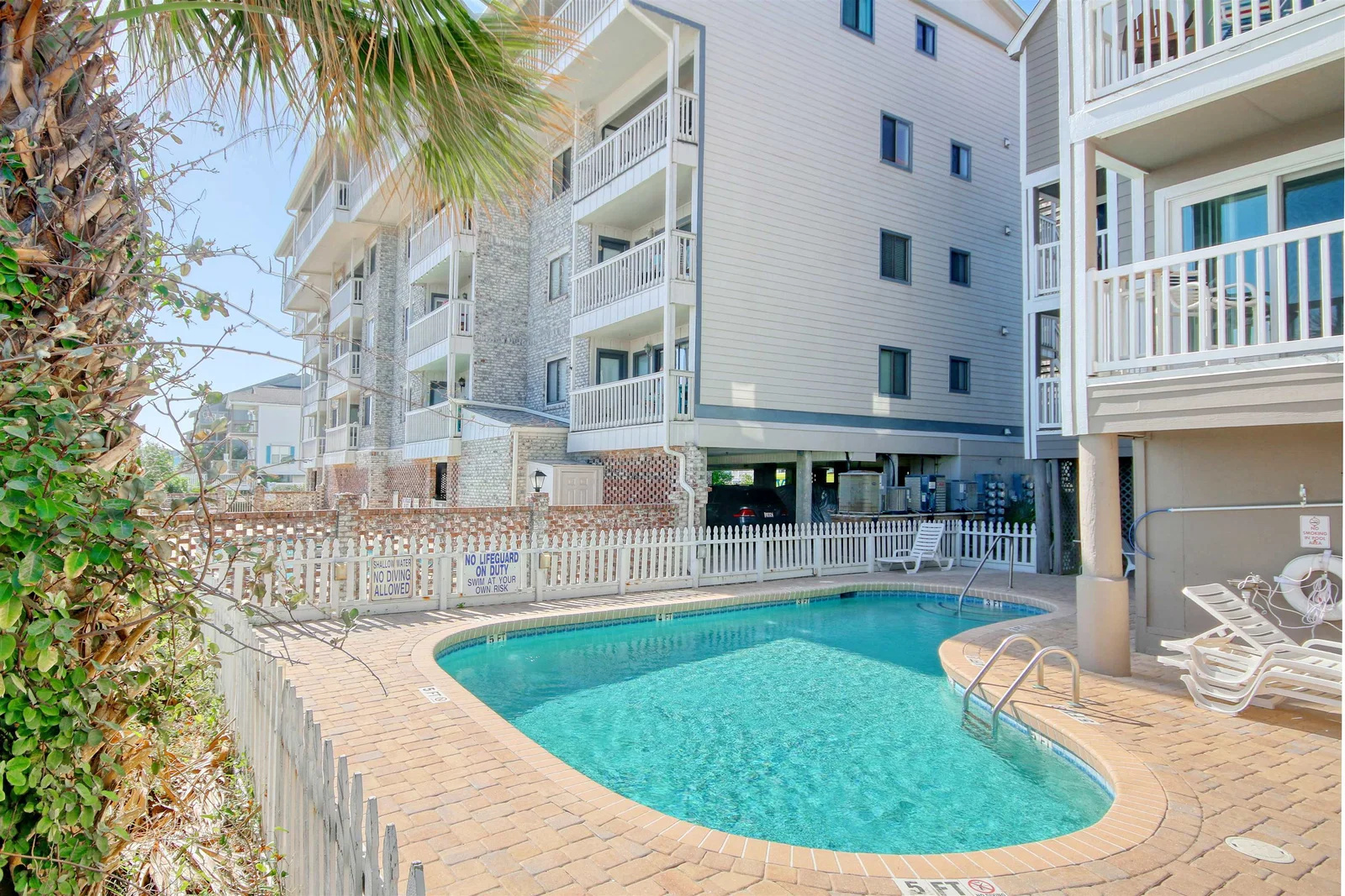 Oceanfront pool