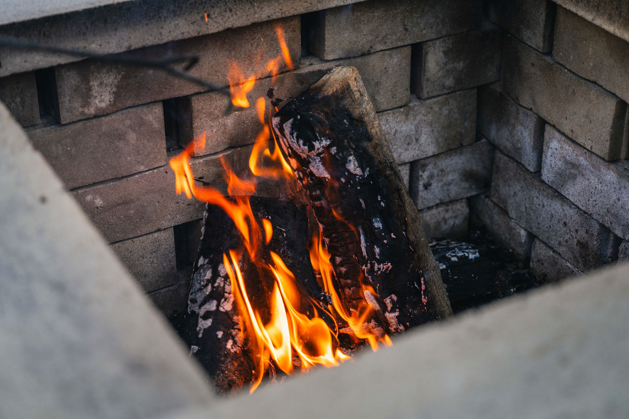 🔥 The smokeless fire pit — perfect for s'mores under Potter County's dark skies.