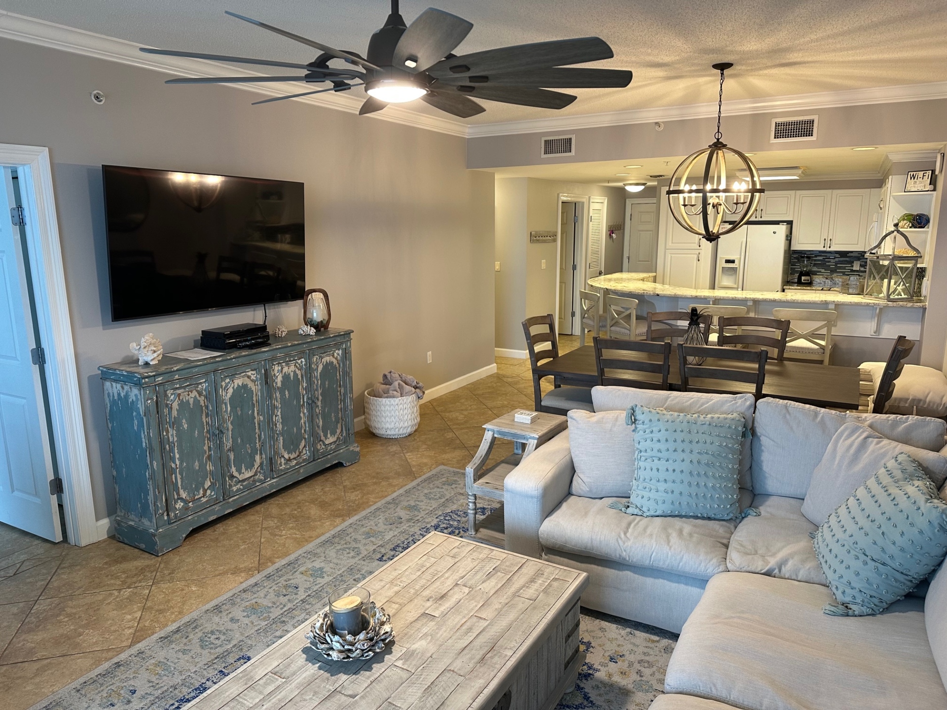 Living area and dining area