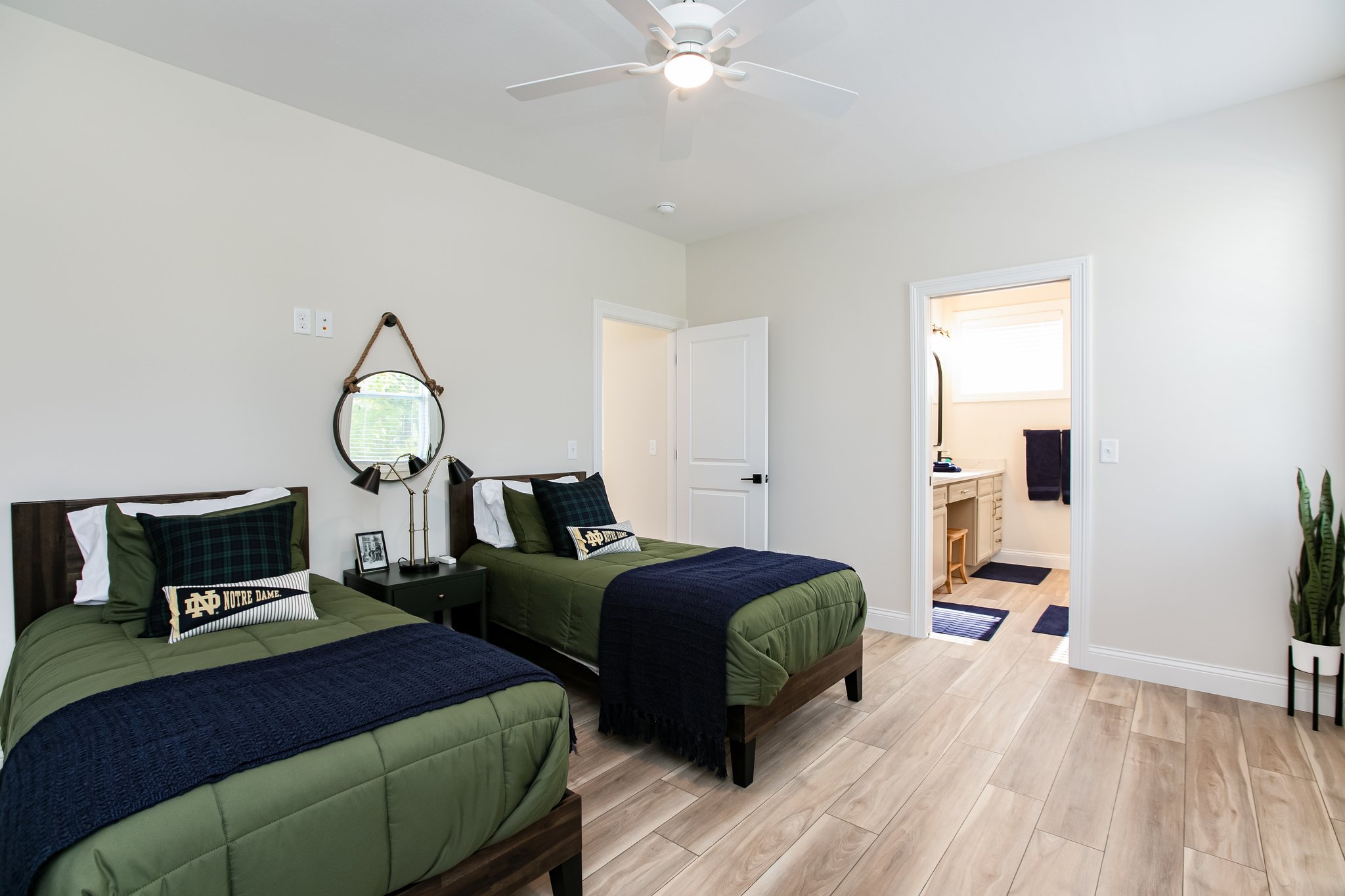 Main House Upstairs Twin Bedroom
