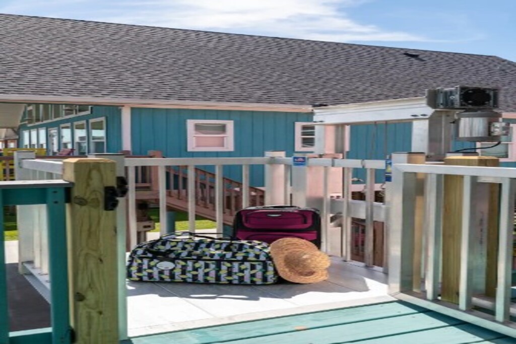 81f5df34c6f948988d0dc37967dcd7d8 | Beachhouse | Texas | TX | Vacation Homes | Galveston | Crystal Beach | Kokomo | Breezy Days | Beachfront Elegance | Sunrise Serenity | Southern Sands Property Management, LLC