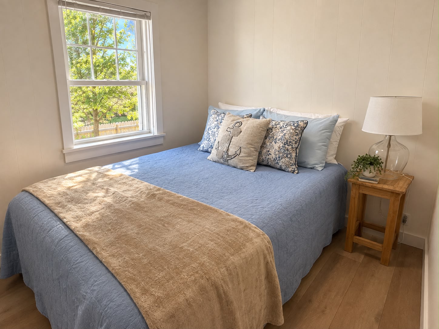 Double Bedroom Main Floor