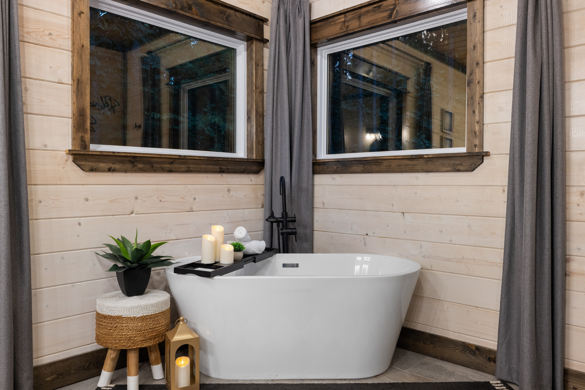 You deserve a slow morning. Fill the soaking tub, pour your coffee, and settle in for a long, indulgent soak with nowhere to rush off to.